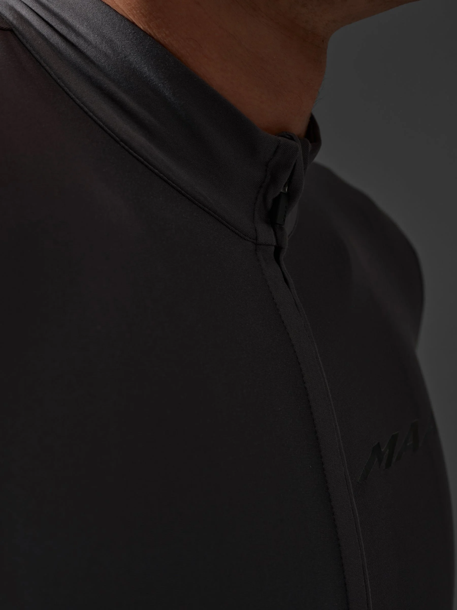 MPMLS260926_MTOR.Pro_20Aero_20Thermal_20LS_20Jersey_PDP_Feature_03.jpg