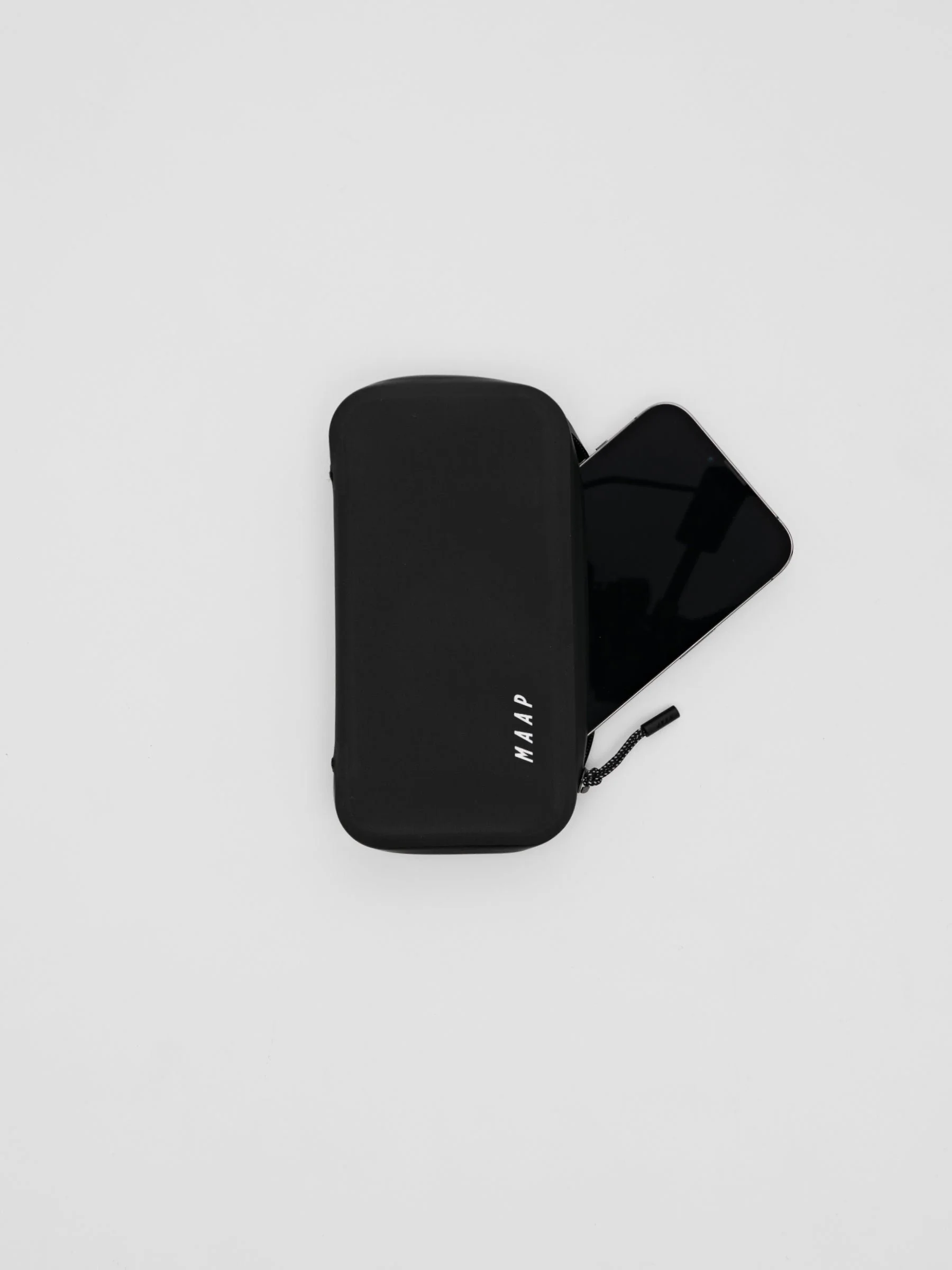 MAUBA251925_BLAK.Shield_20Waterproof_20Phone_20Wallet_20Large_PDP_01.jpg