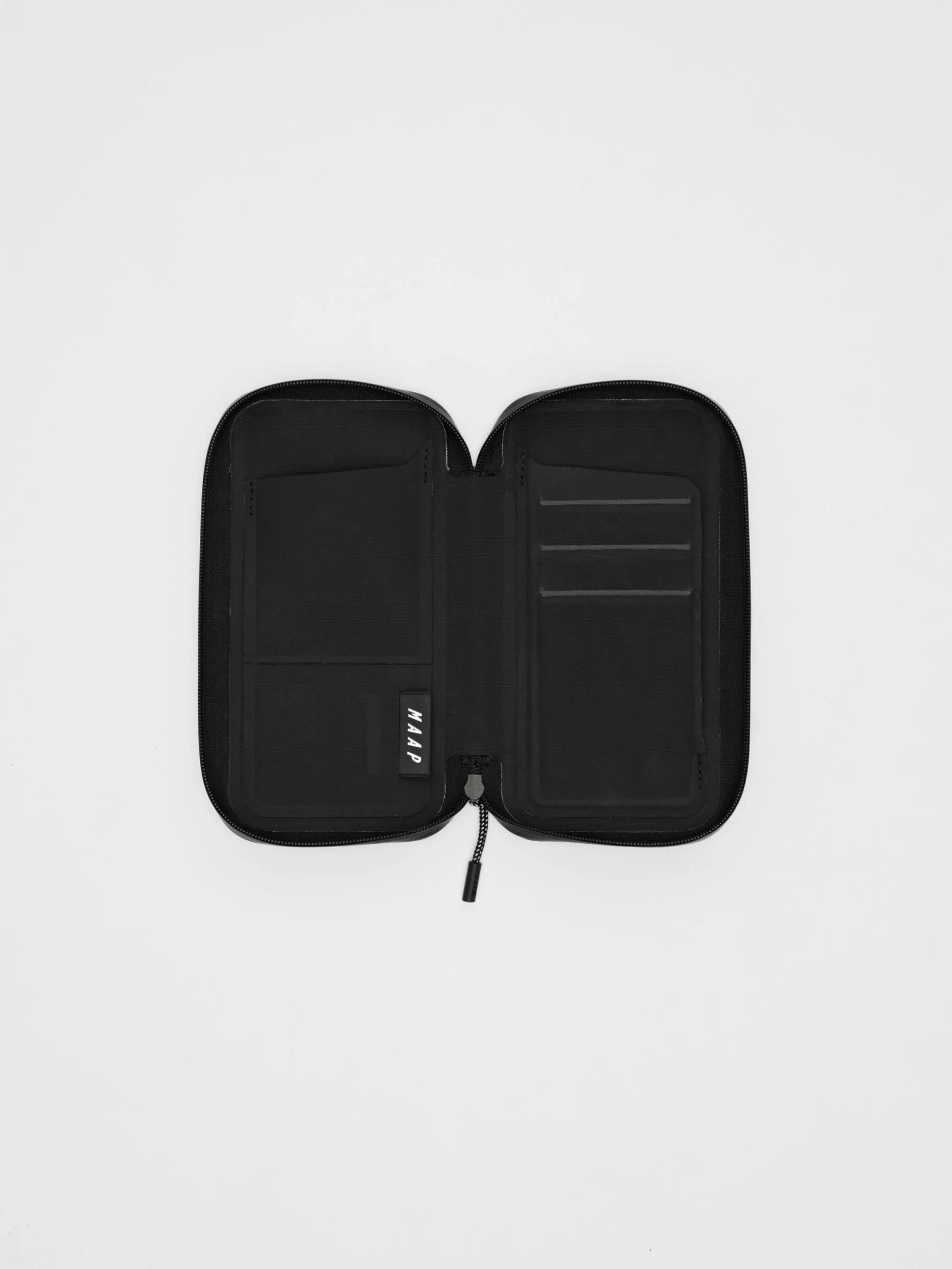 MAUBA251925_BLAK.Shield_20Waterproof_20Phone_20Wallet_20Large_PDP_03.jpg