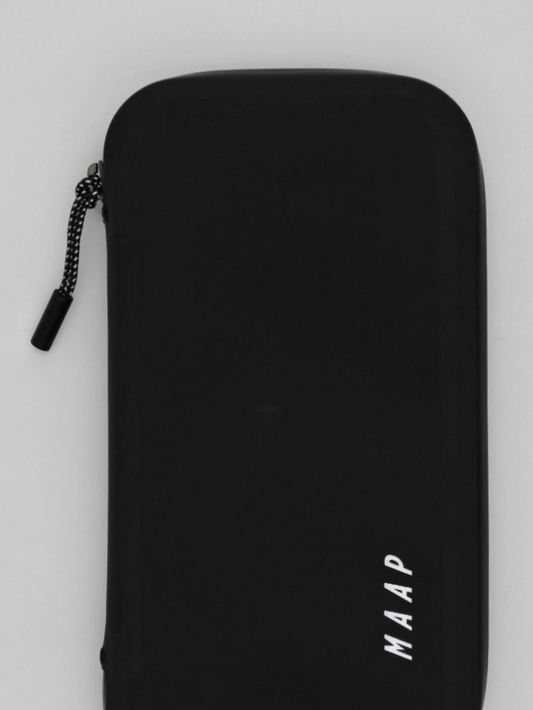 Shield_20Waterproof_20Phone_20Wallet_20-_20Large_PDP_Feature_01.jpg