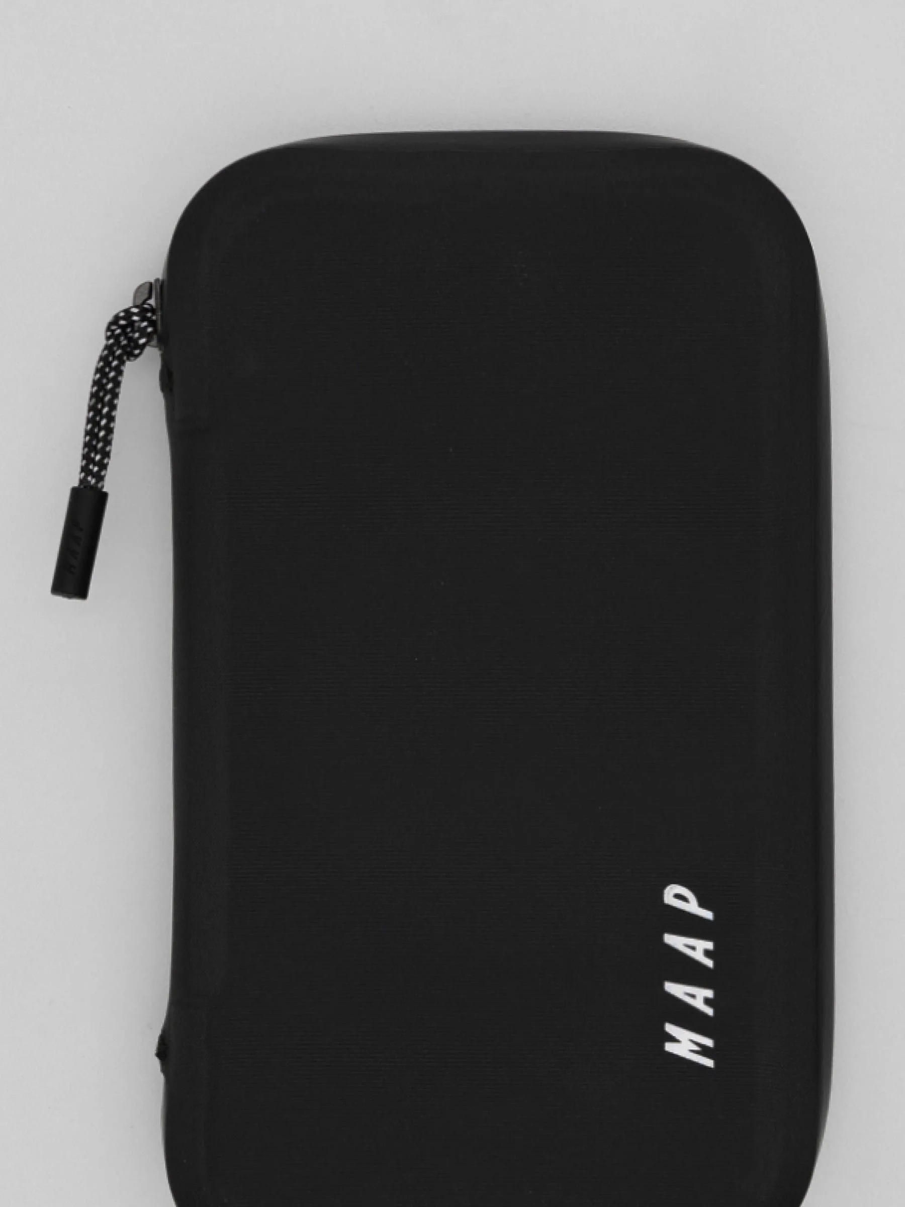 Shield_20Waterproof_20Phone_20Wallet_20-_20Small_PDP_Feature_01.jpg
