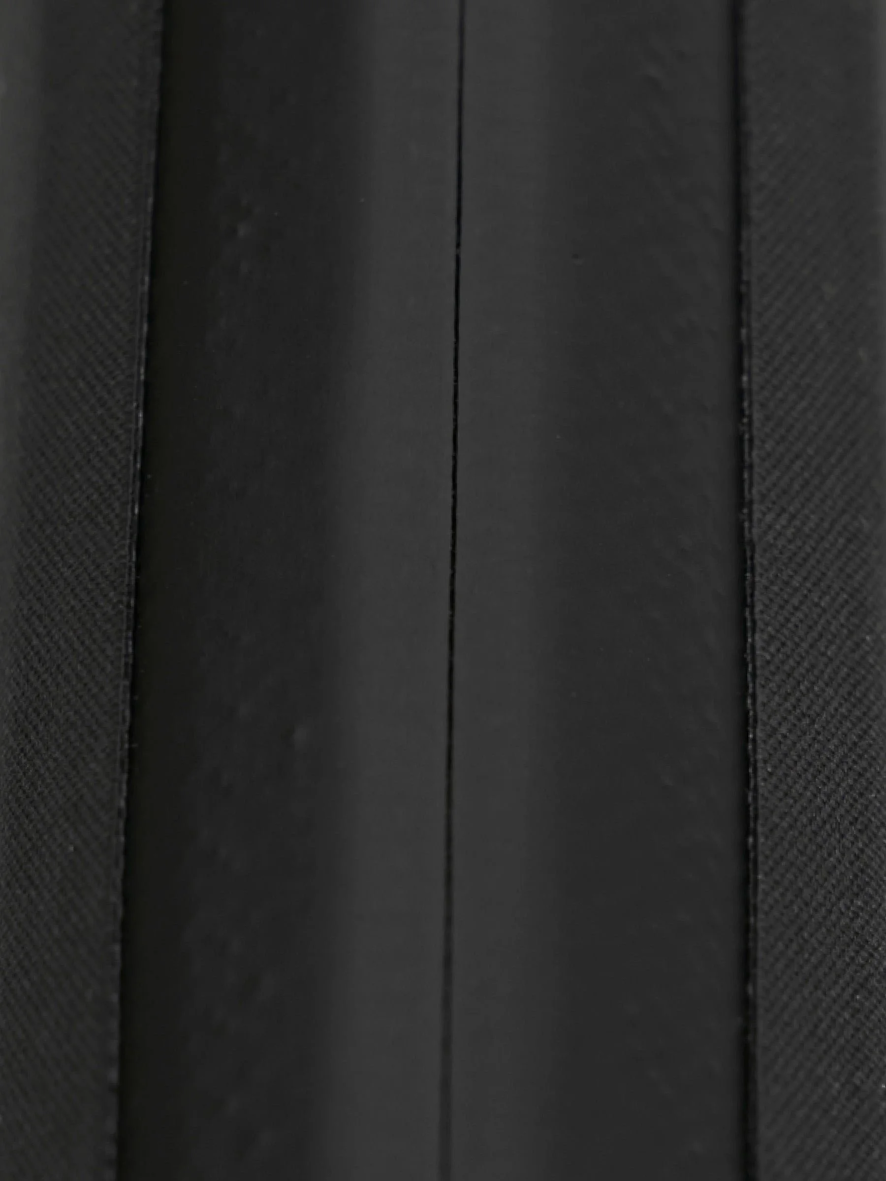 Shield_20Waterproof_20Phone_20Wallet_20-_20Small_PDP_Feature_02.jpg