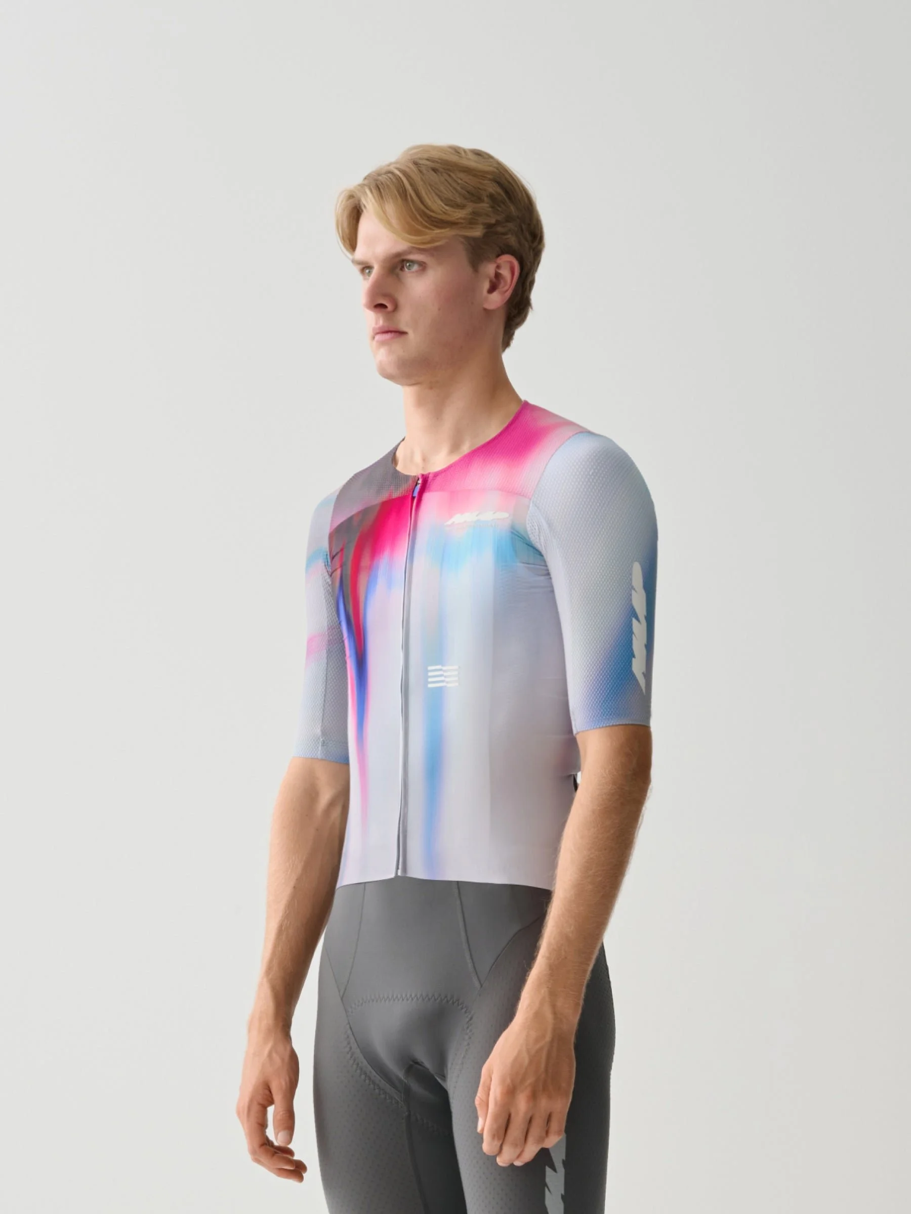MPMJE250625_GMBL.Solar_20Pro_20Race_20Jersey_PDP_01.jpg