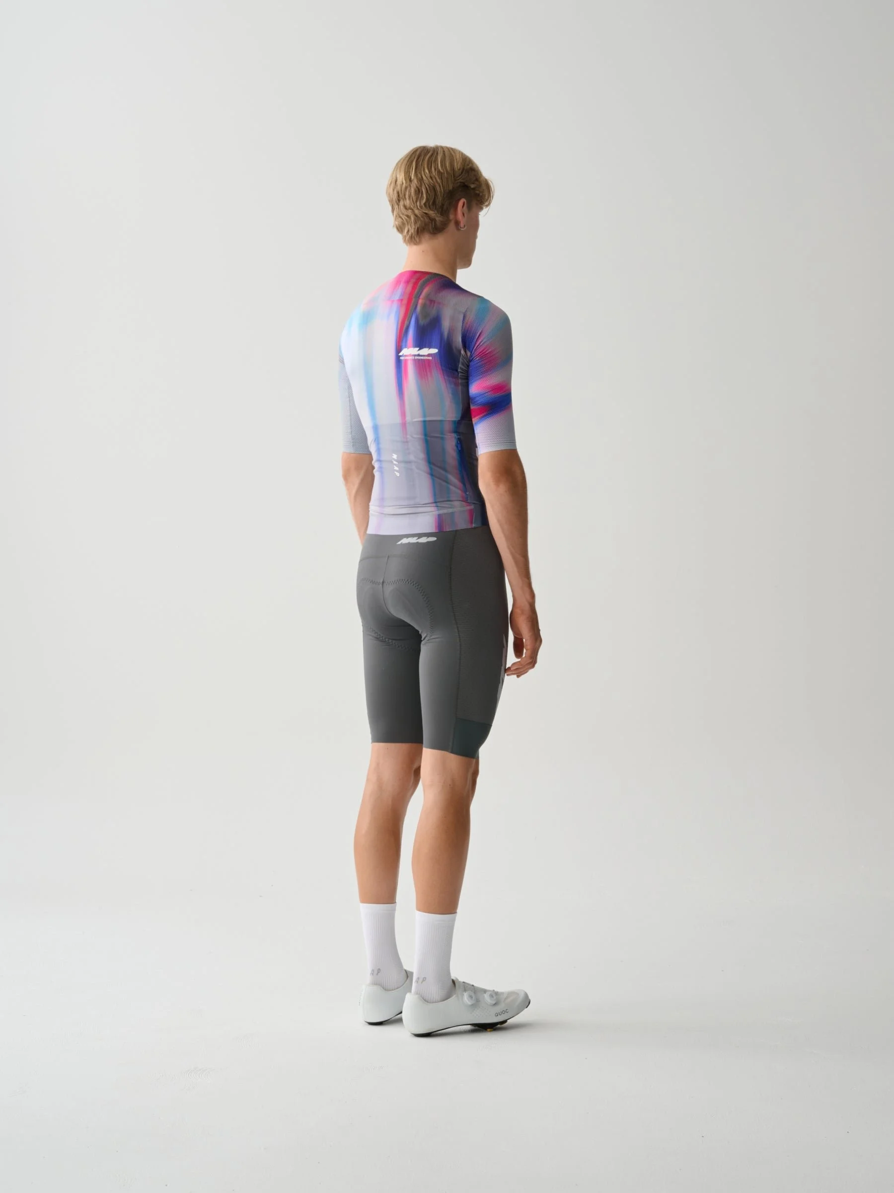 MPMJE250625_GMBL.Solar_20Pro_20Race_20Jersey_PDP_03.jpg