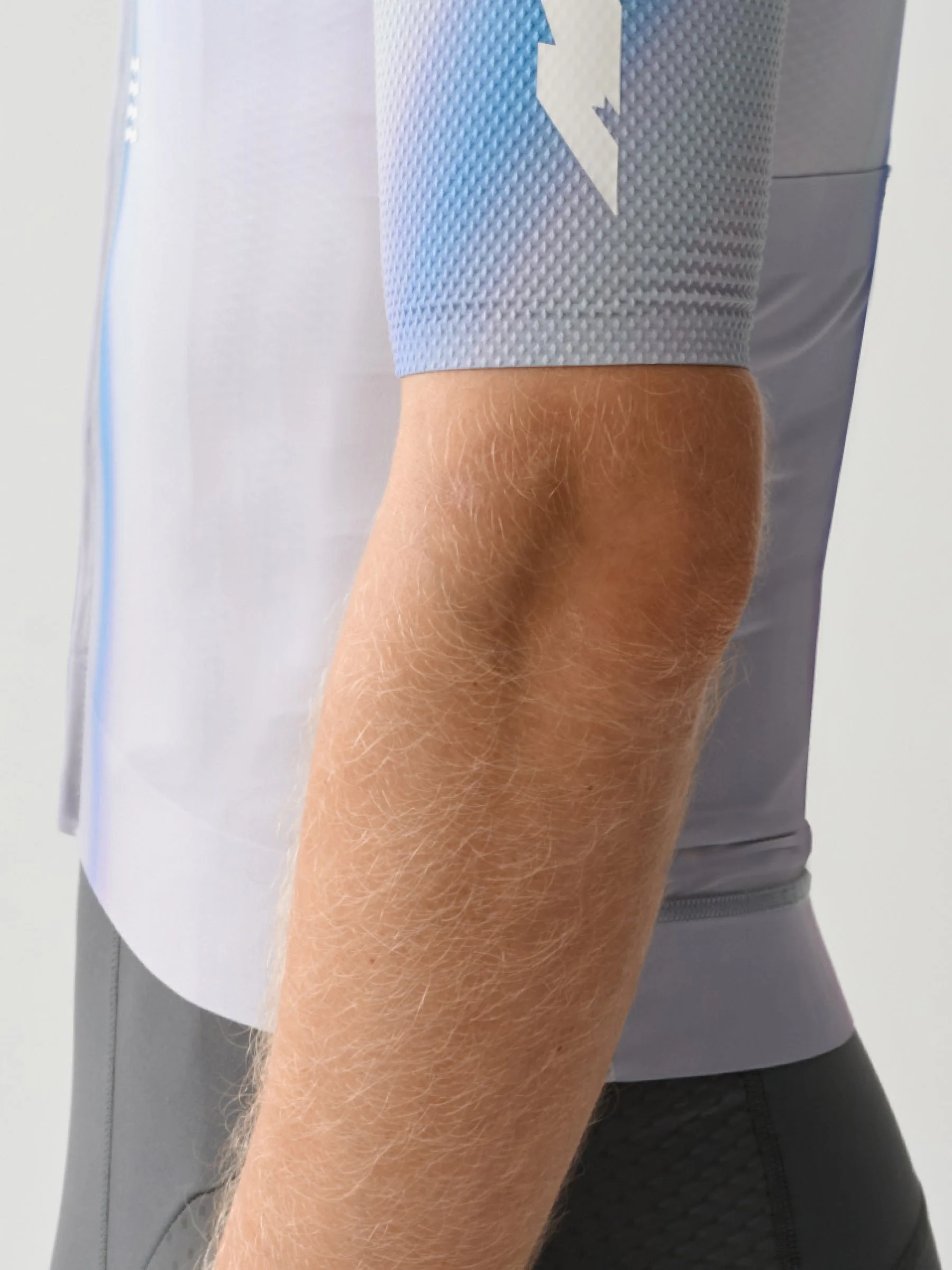MPMJE250625_GMBL.Solar_20Pro_20Race_20Jersey_PDP_FEATURE_05.jpg