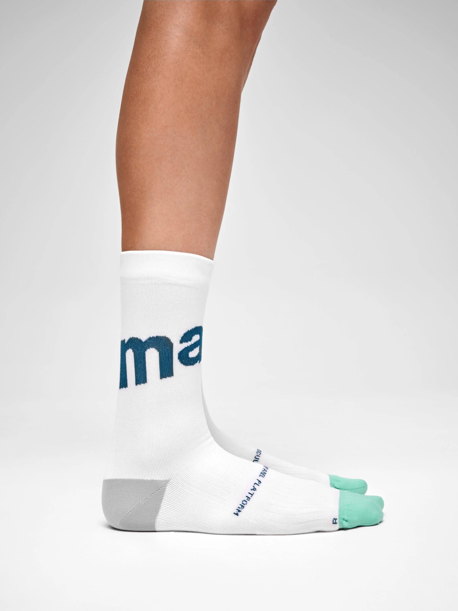 MAUSO261026_WHIT.Sock_PDP_01.jpg
