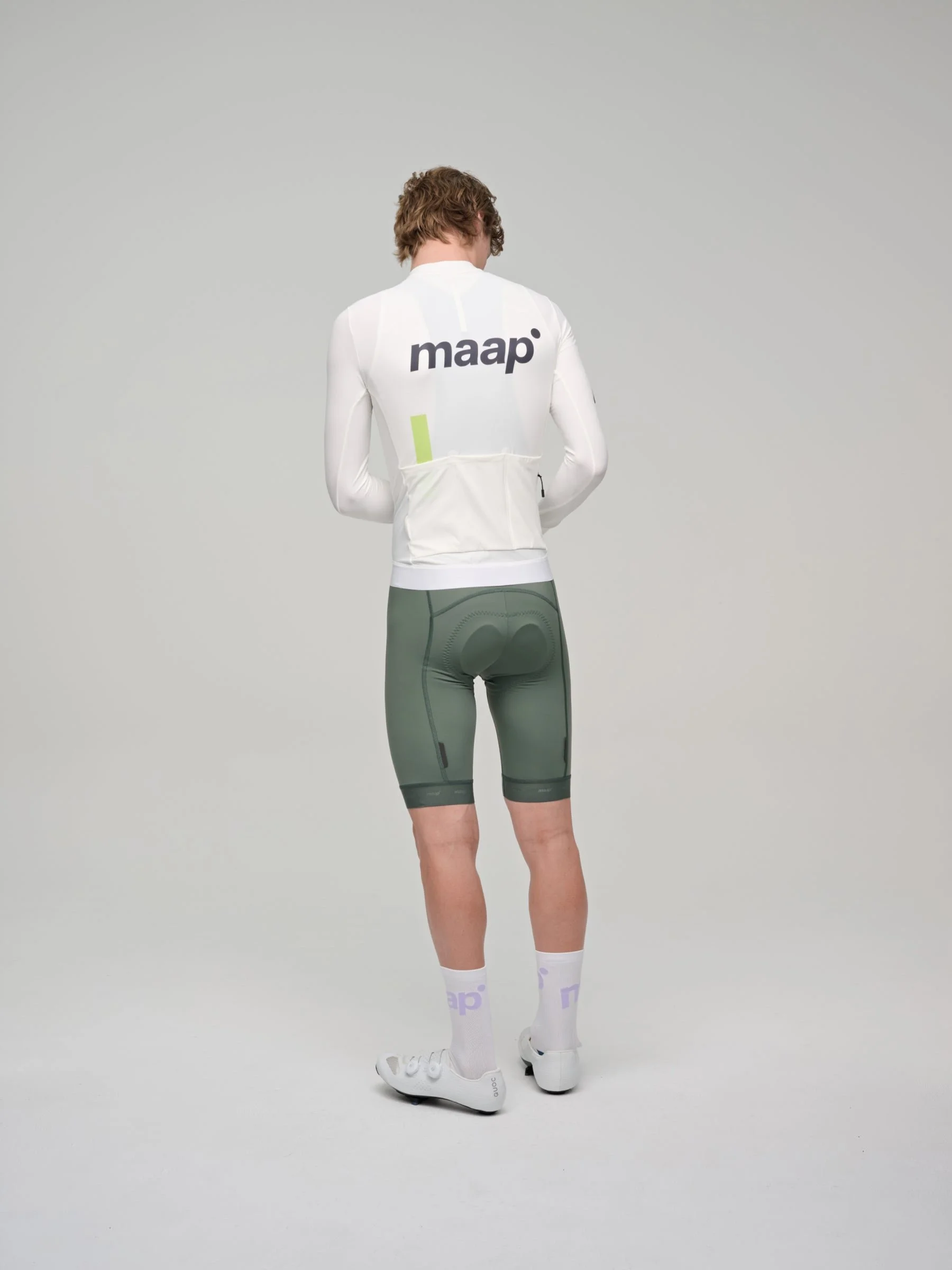 MPMLS201725_WHIT.TrainingThermalLSJersey_PDP_02.jpg