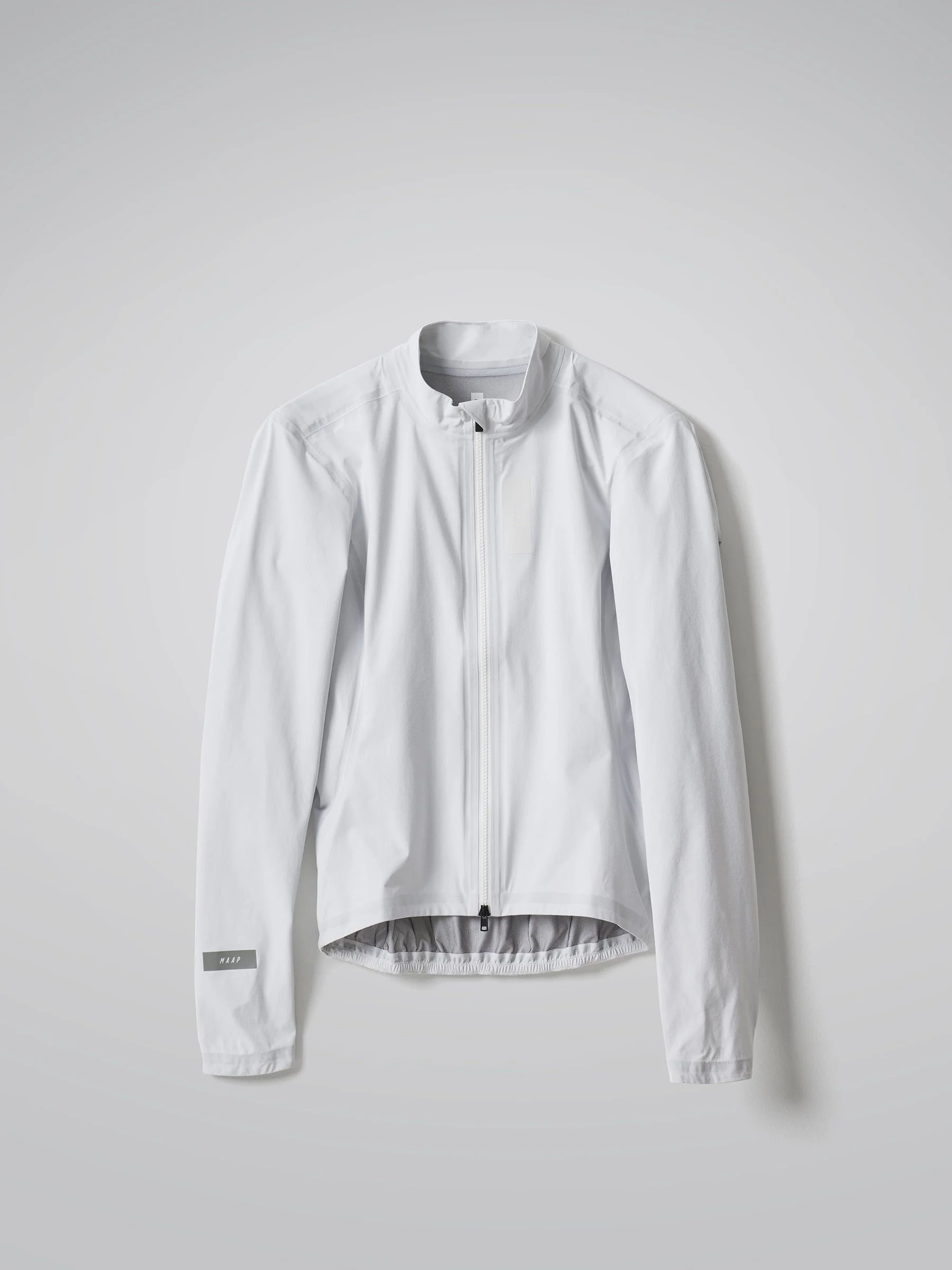 MPWJA220825_WHIT.Womens_20Atmos_20Jacket_PDP_07.jpg