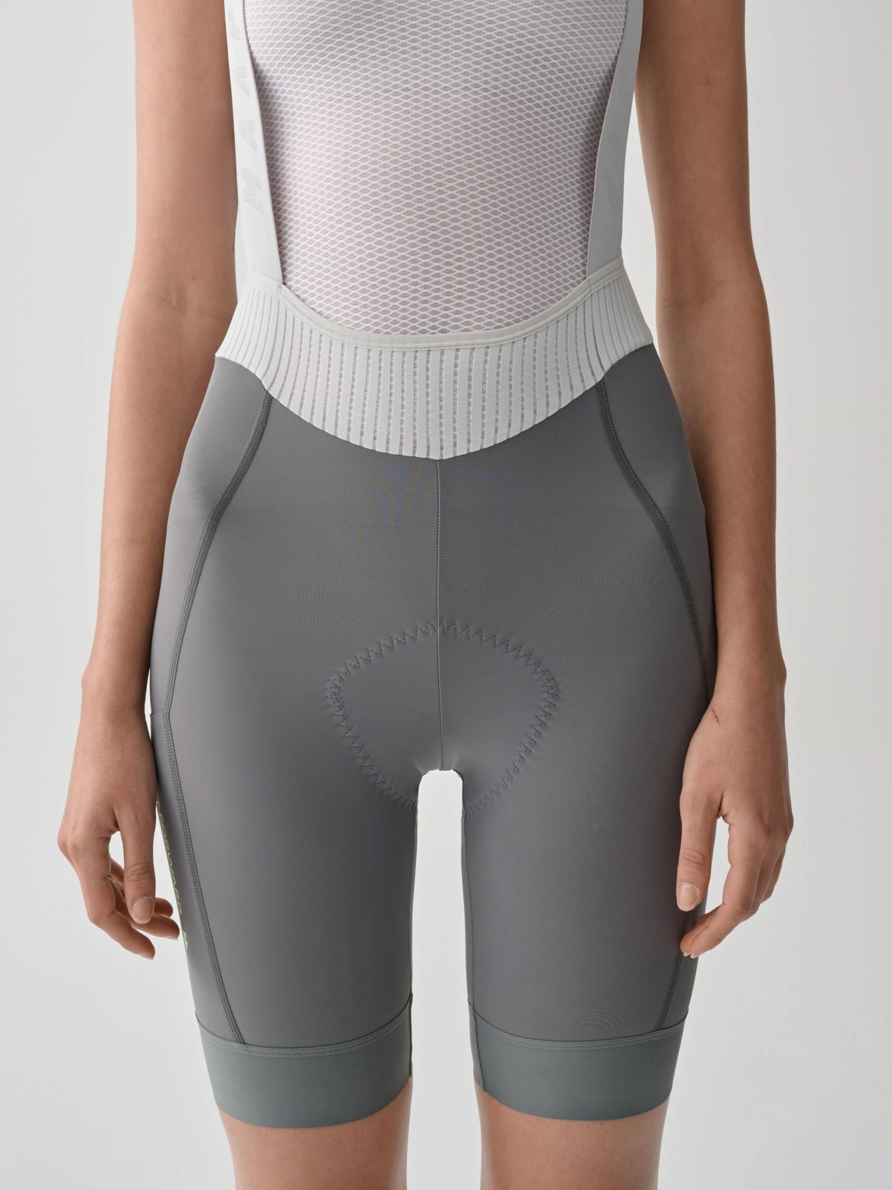 MPWBS251125_SHAD.Women_27s_20Blur_20Team_20Bib_20Evo_20Cargo_PDP_02.jpg