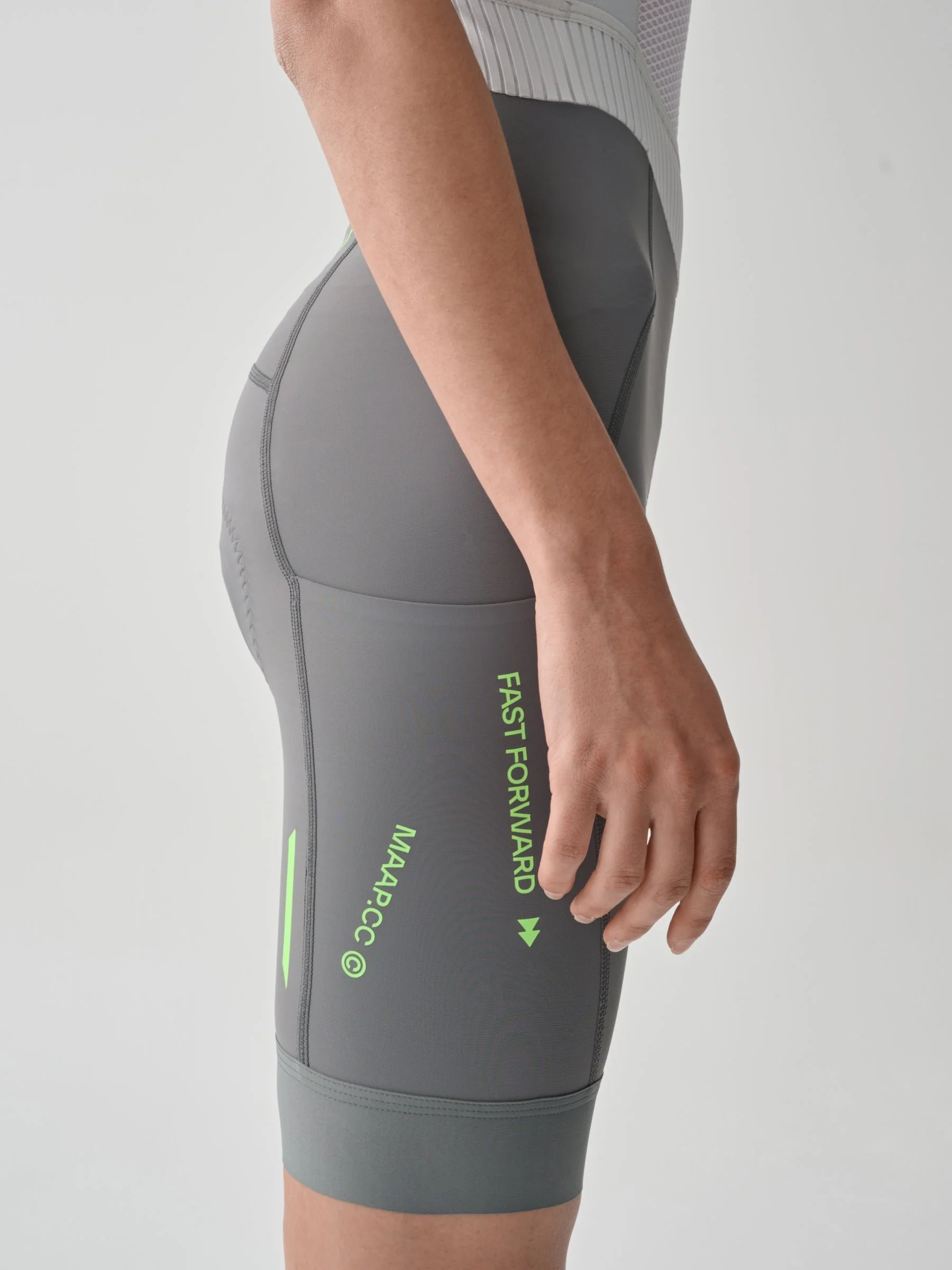 MPWBS251125_SHAD.Women_27s_20Blur_20Team_20Bib_20Evo_20Cargo_PDP_04.jpg