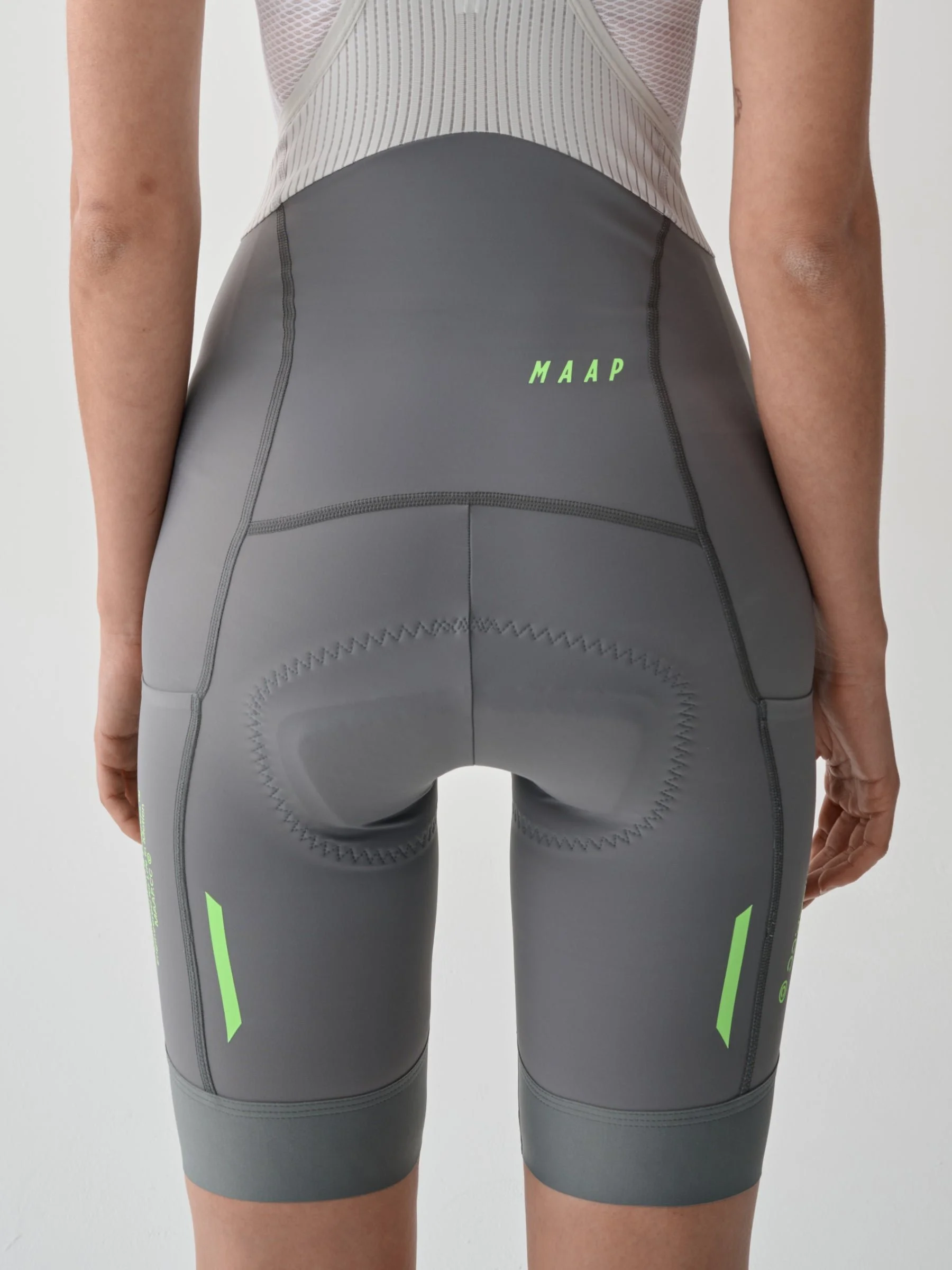 MPWBS251125_SHAD.Women_27s_20Blur_20Team_20Bib_20Evo_20Cargo_PDP_05.jpg