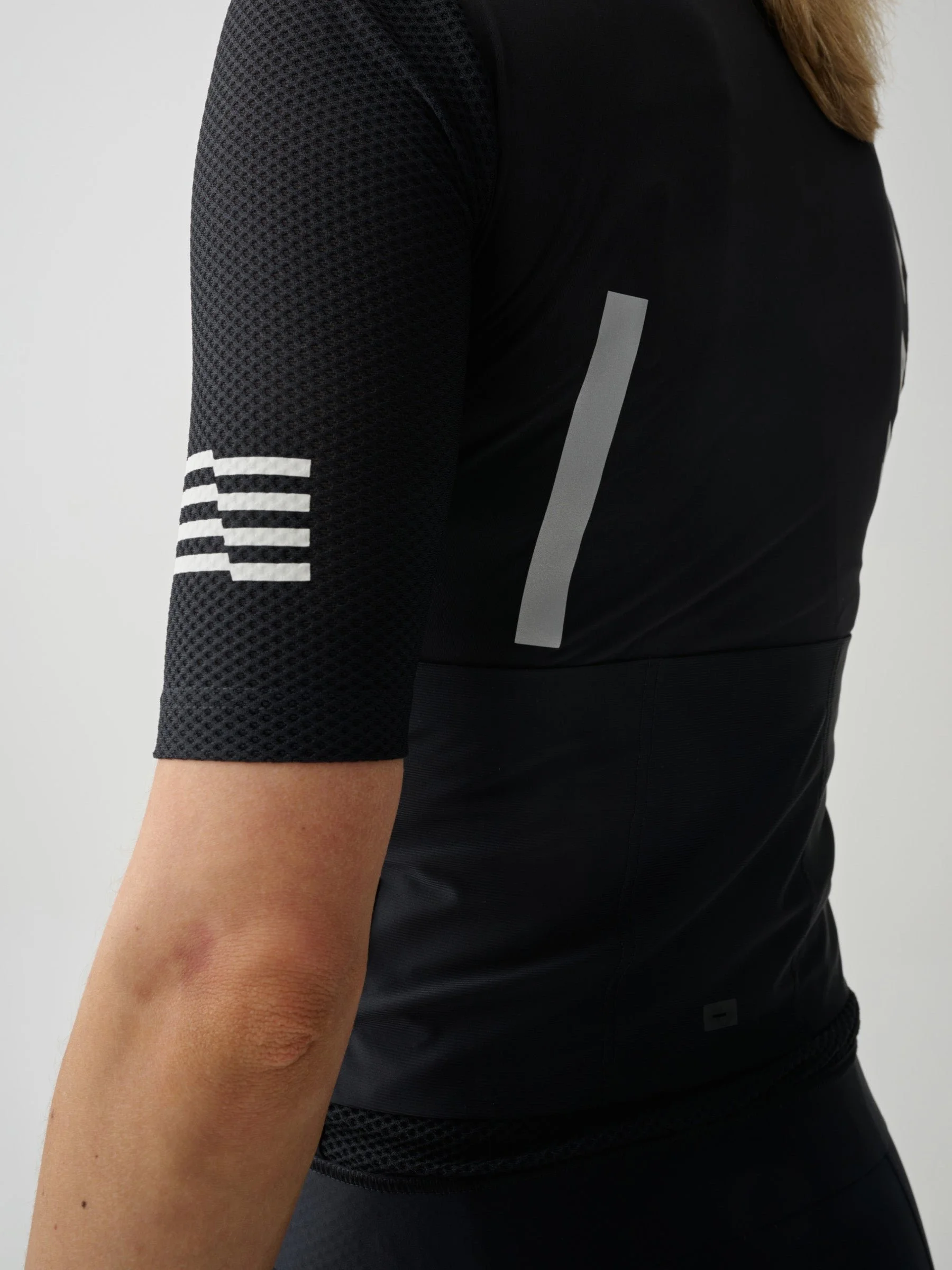 MAP-WAJ221_BLK.Women_s-Evade-Pro-Base-Jersey_Black_PDP_05_15a626e5-c4c7-42e9-9552-7efa5d764787.jpg