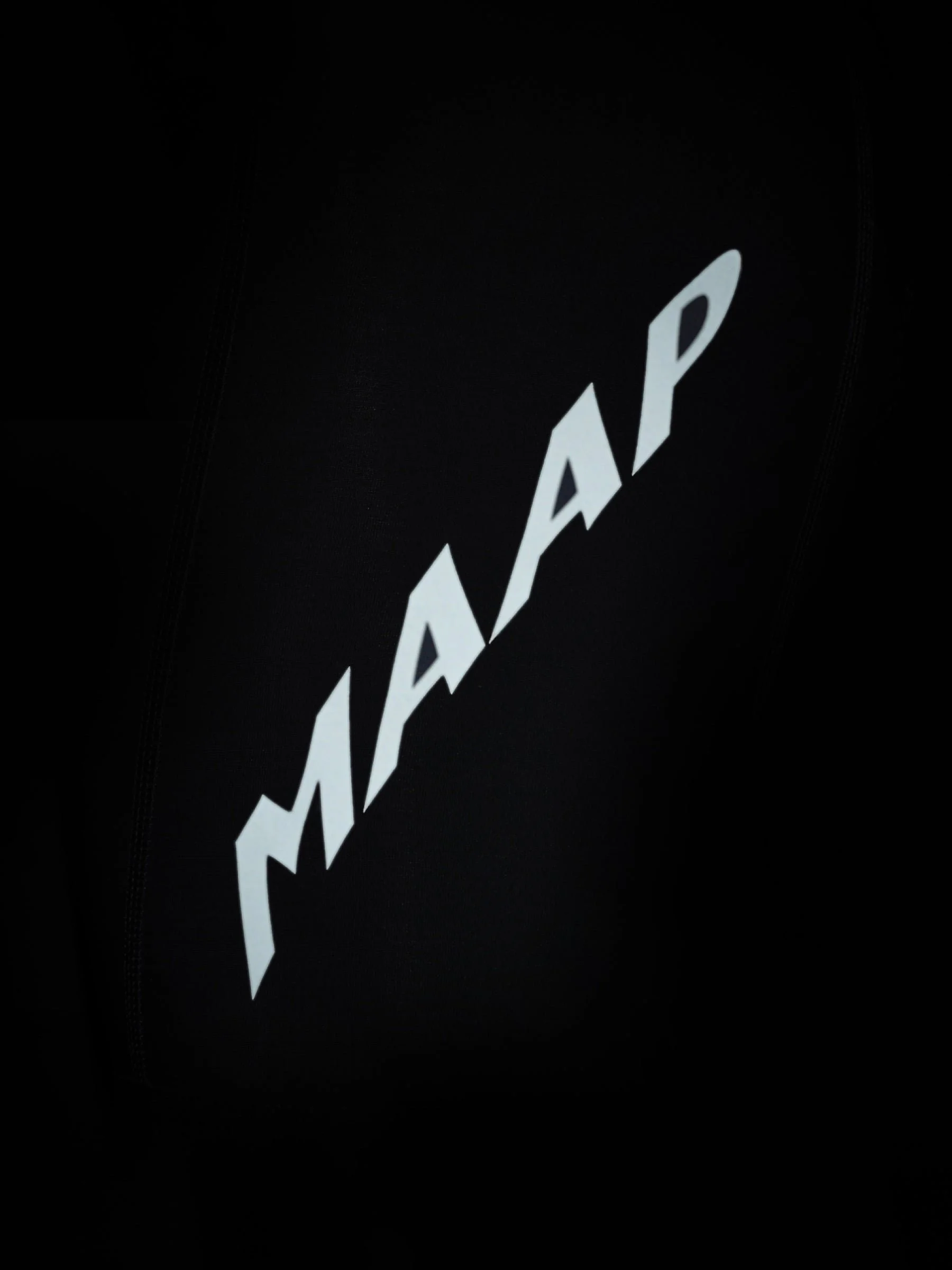 MPWLS260926_VAPR.Womens_20Pro_20Aero_20Thermal_20LS_20Jersey_PDP_Feature_05.jpg
