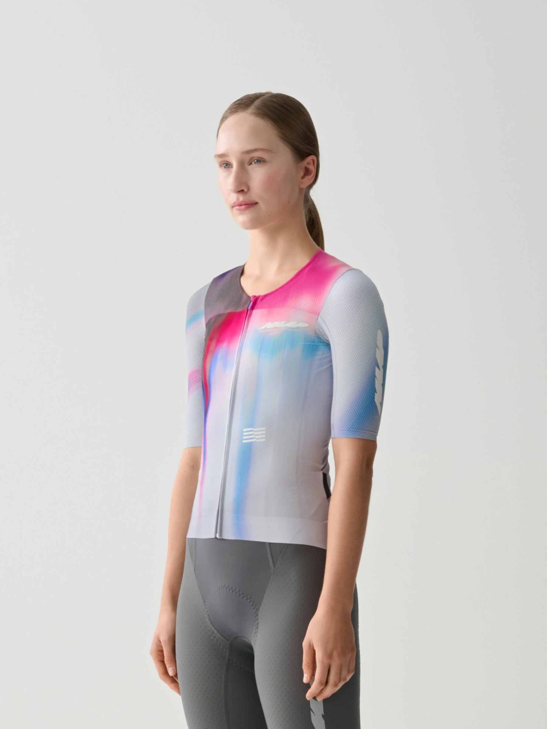 MPWJE250625_GMBLWomen_s_20Solar_20Pro_20Race_20Jersey_PDP_01.jpg