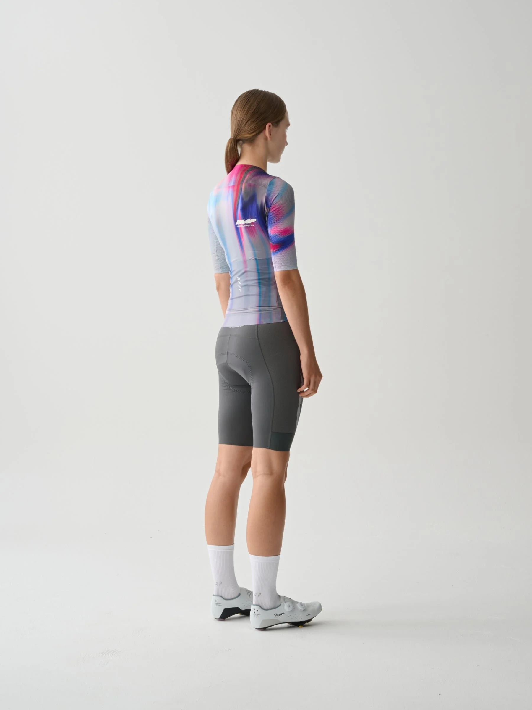 MPWJE250625_GMBLWomen_s_20Solar_20Pro_20Race_20Jersey_PDP_03.jpg