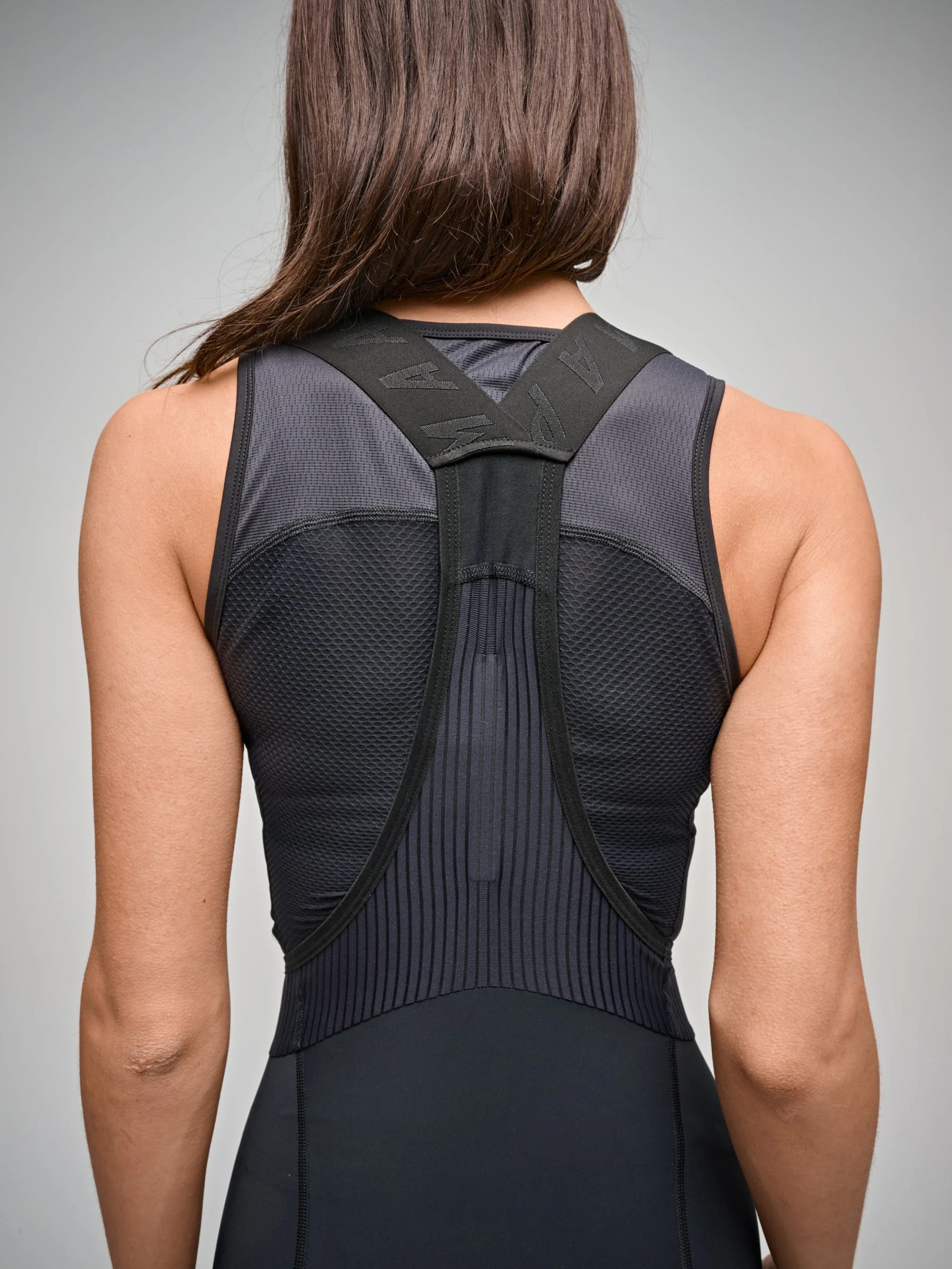 MPWBL250225_BLAK.Women_27s_20Team_20Mesh_20Base_20Layer_PDP_06.jpg