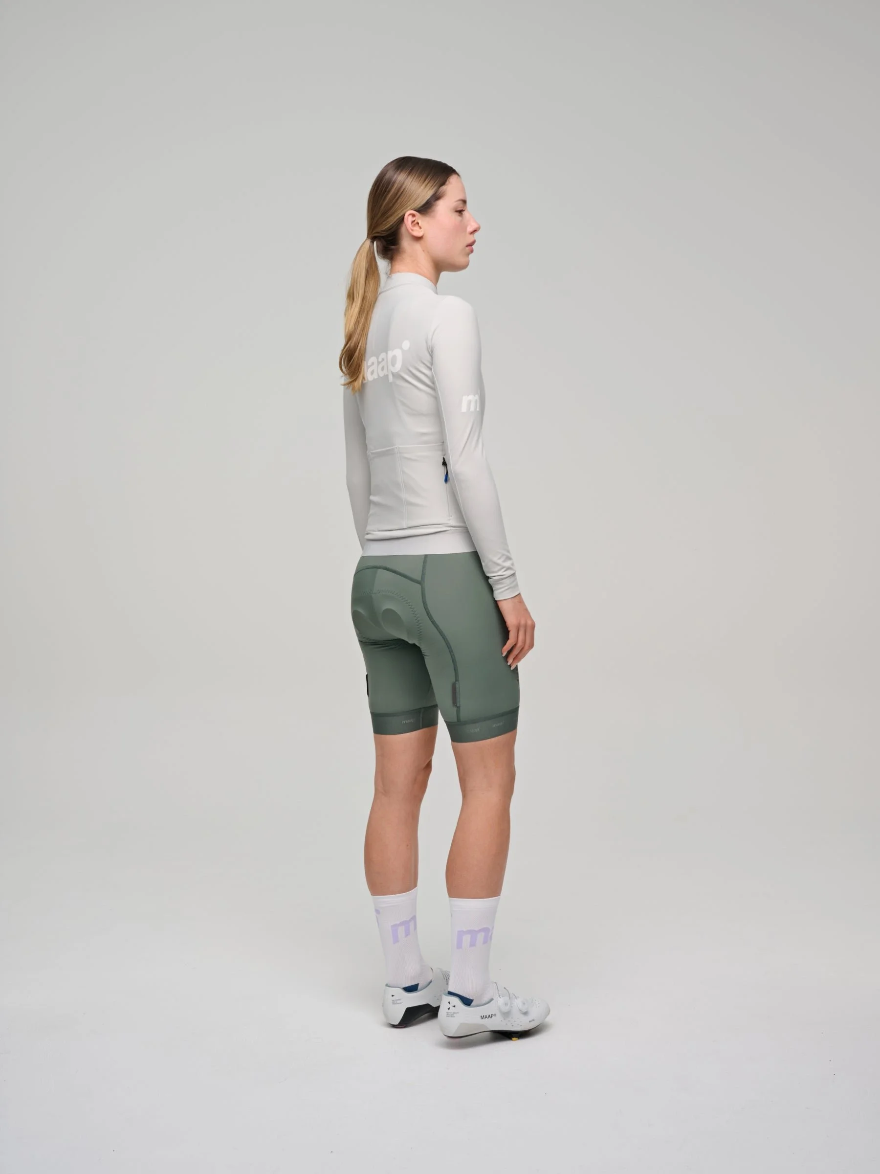 MPWLS211925_GLCR.Women_sTrainingThermalLSJersey_PDP_03.jpg