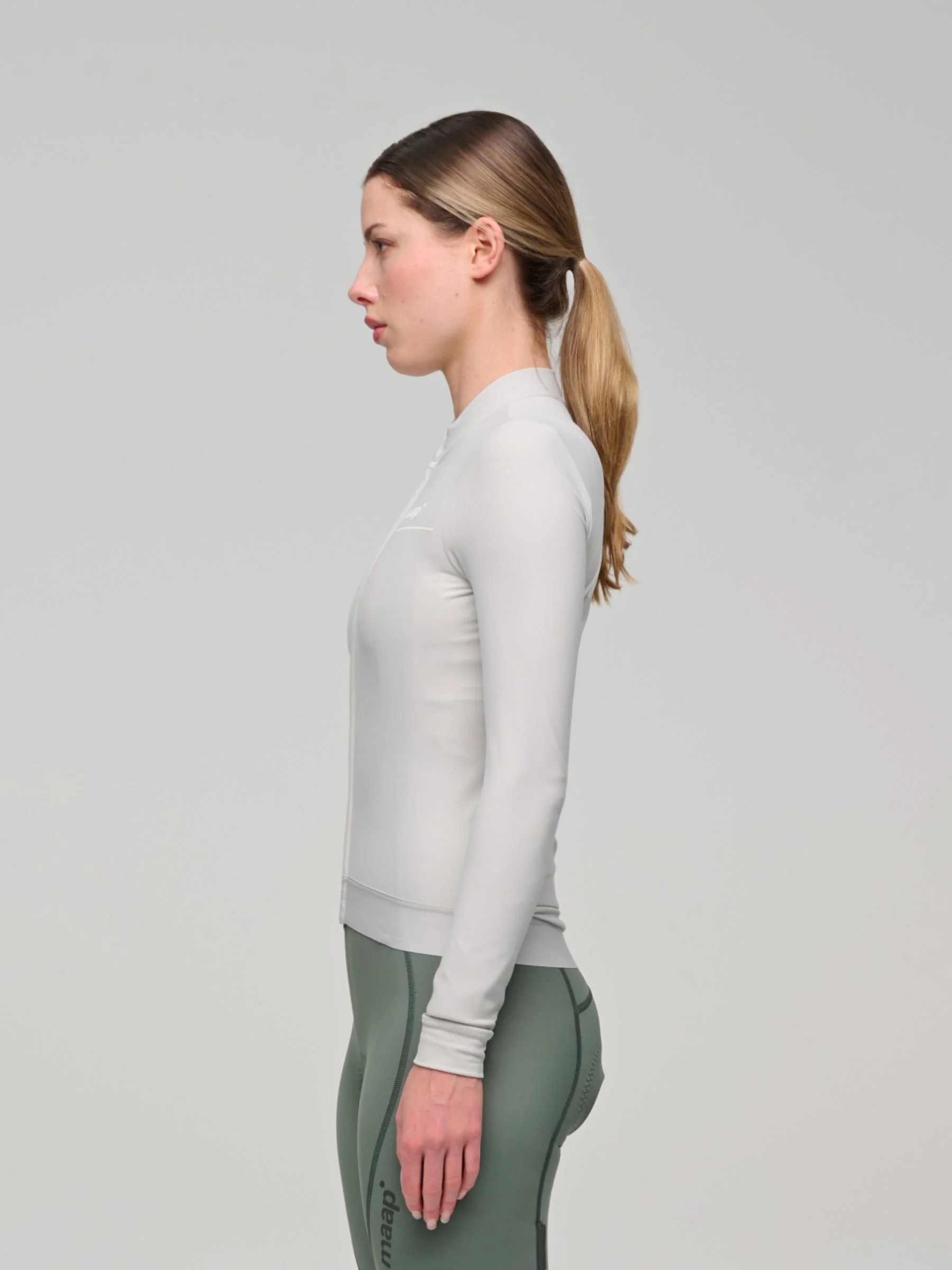 MPWLS211925_GLCR.Women_sTrainingThermalLSJersey_PDP_05.jpg