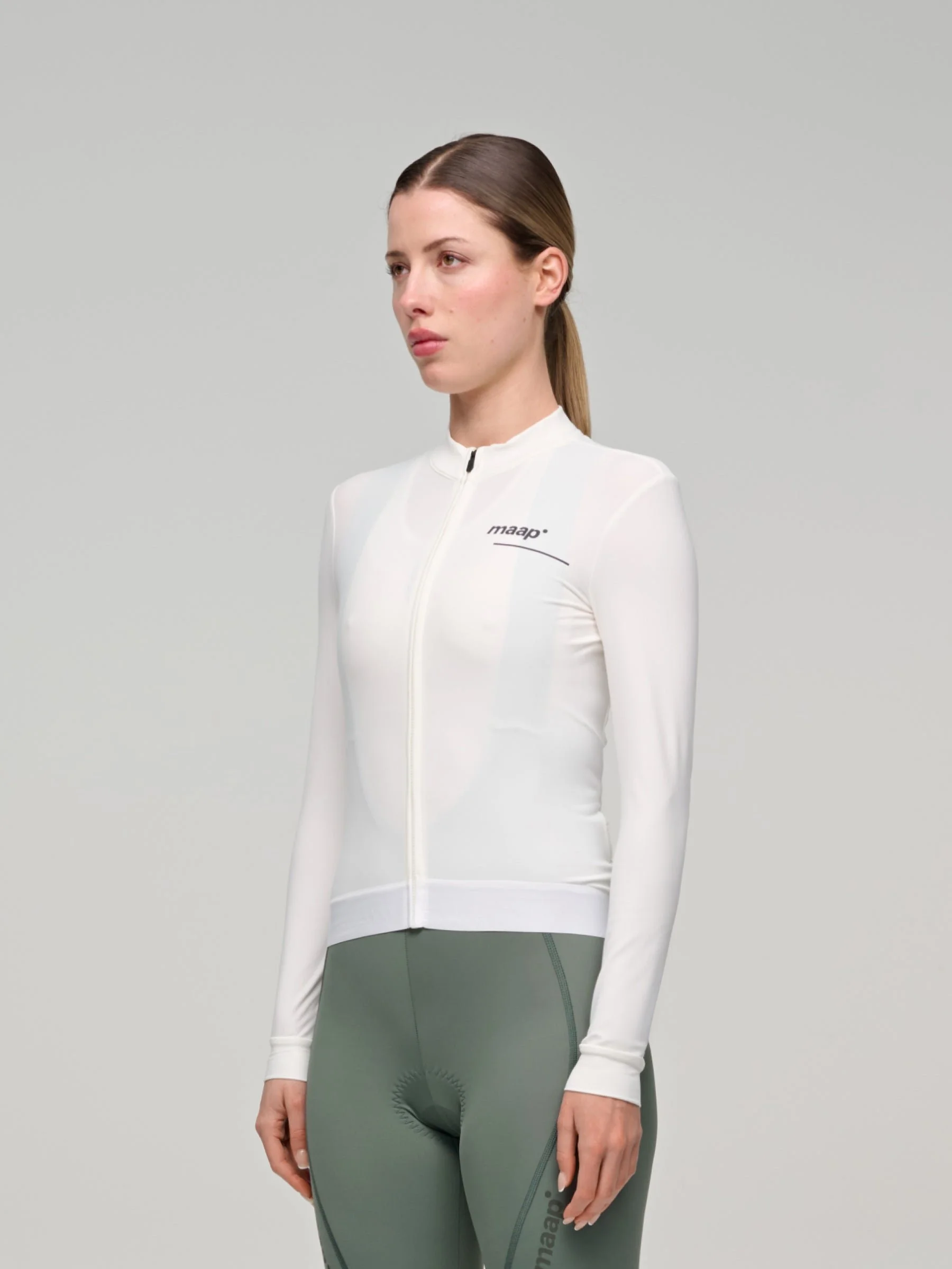 MPWLS211925_WHIT.Women_sTrainingThermalLSJersey_PDP_01.jpg