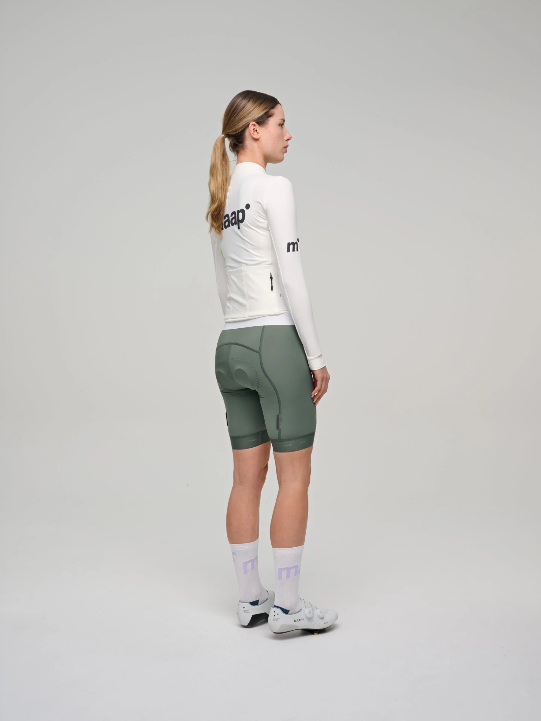 MPWLS211925_WHIT.Women_sTrainingThermalLSJersey_PDP_03.jpg