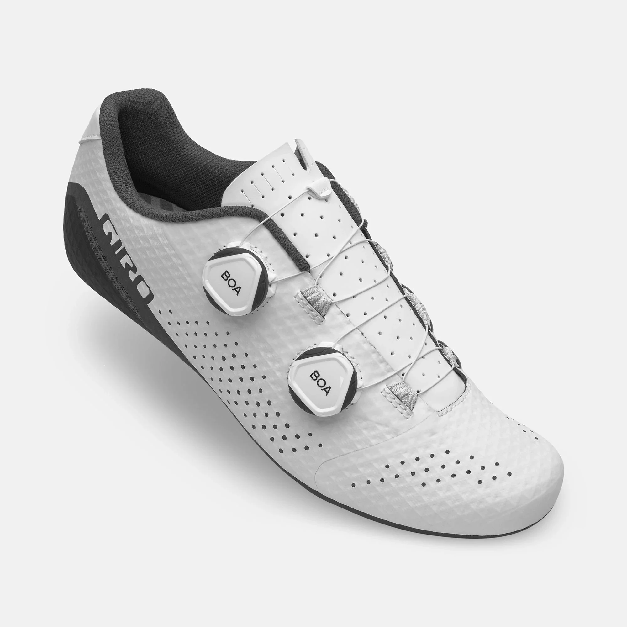 giro-regime-white-women-1.jpg