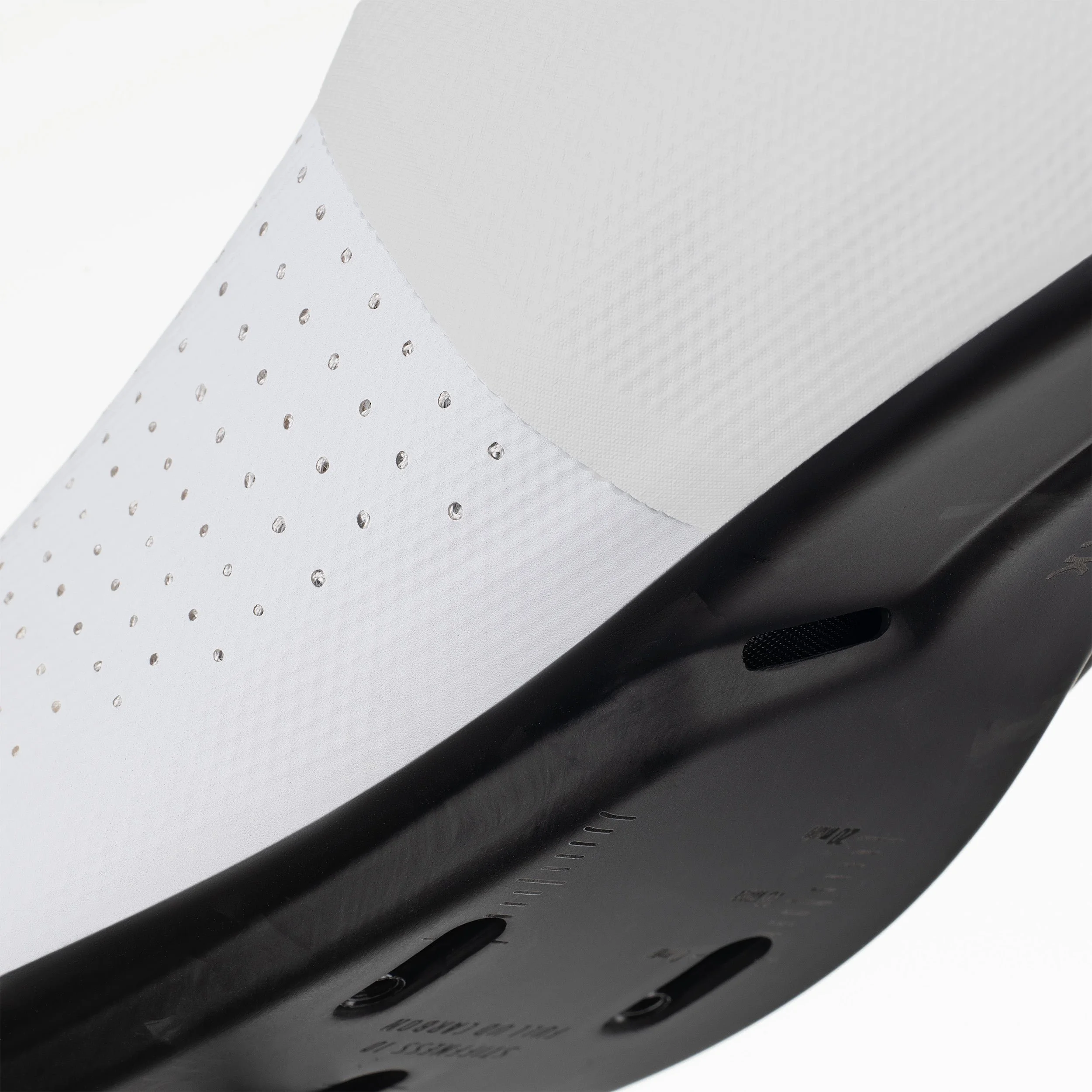 TPR3BMR1R2020_5_fizik_decos-white-shoes-single-BOA-dial-closure.jpg