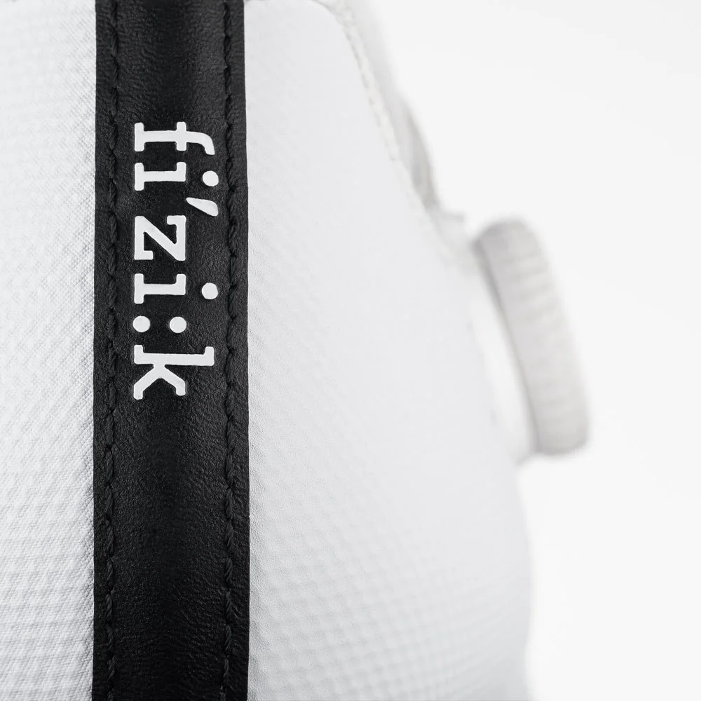 tpr2bmr1c2020_6_fizik-tempo-decos-carbon-white-black-shoes_1.jpg