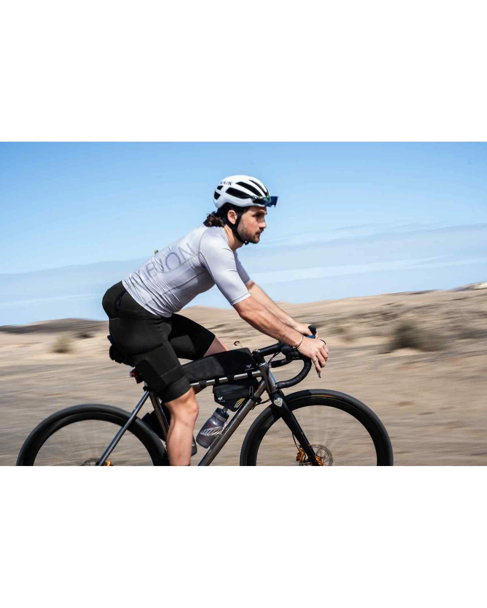 apidura_racing_long_top_tube_pack_2l_06.jpg