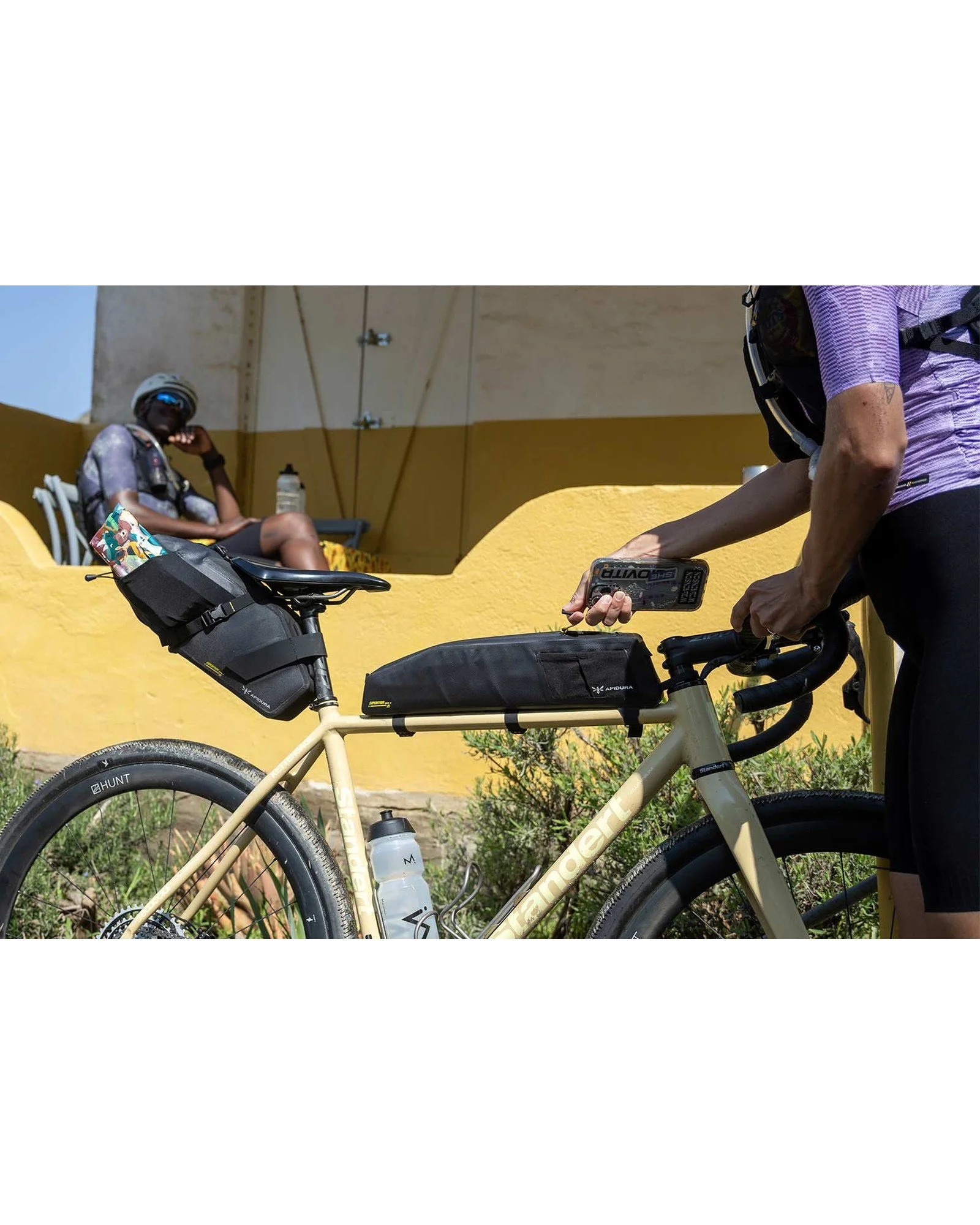 apidura_expedition_long_top_tube_pack_2l_06.jpg