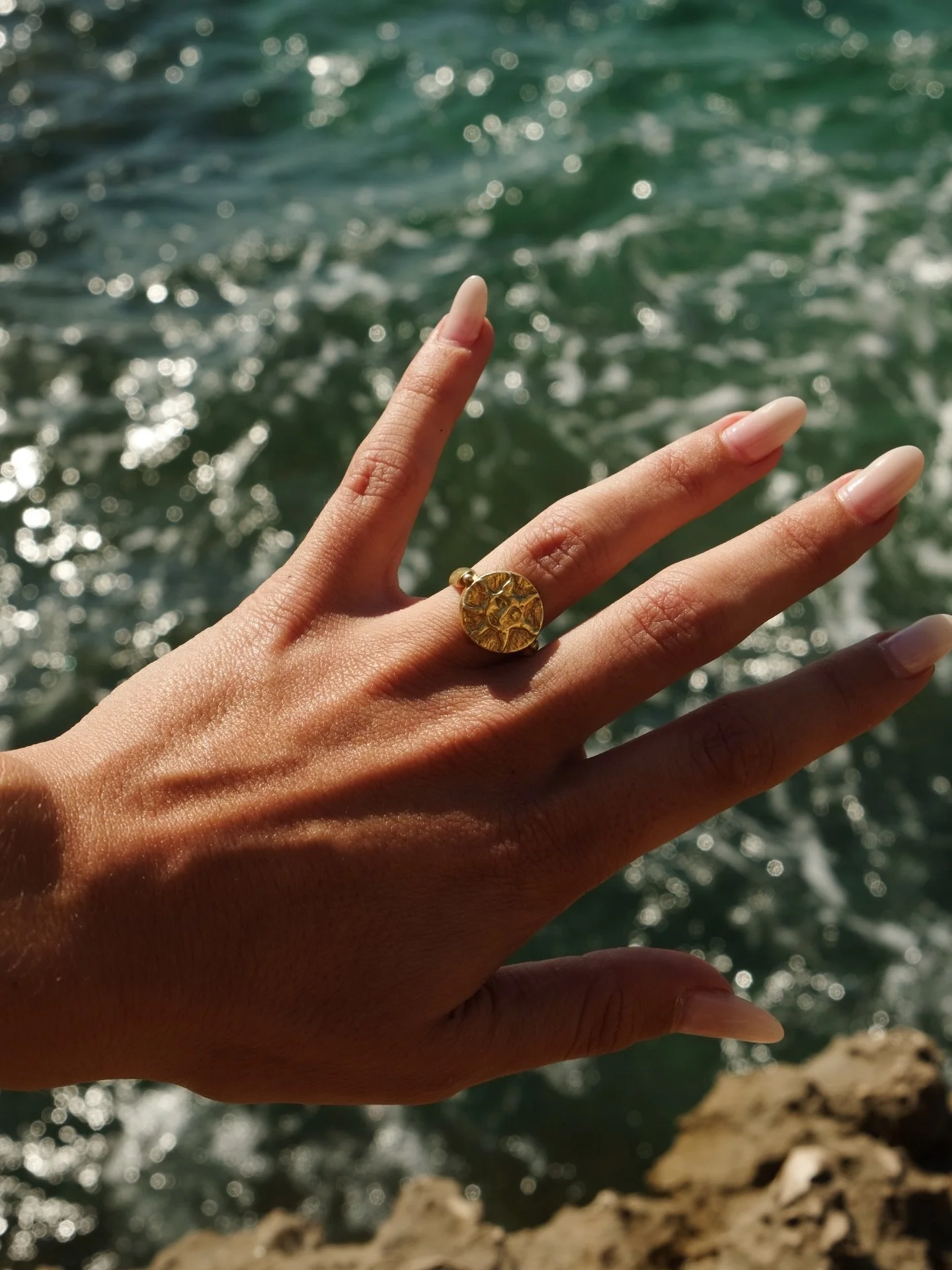 Luce Ring.
For those chasing the sun this season, from winter streets to warmer shores.
Inspired by the way light touches the skin.

Handcrafted in sterling silver with 18k gold vermeil.
Designed to be worn every day, everywhere.