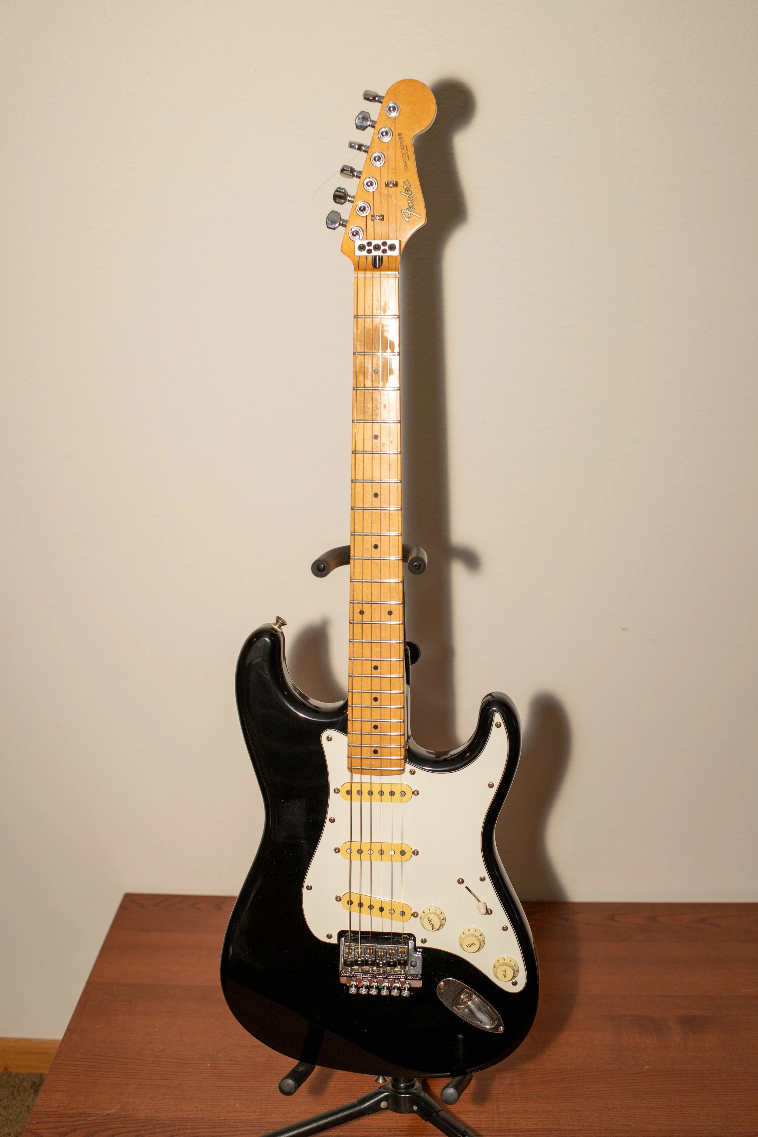 Fender MIJ Standard Stratocaster, 1987 Japan
$900
