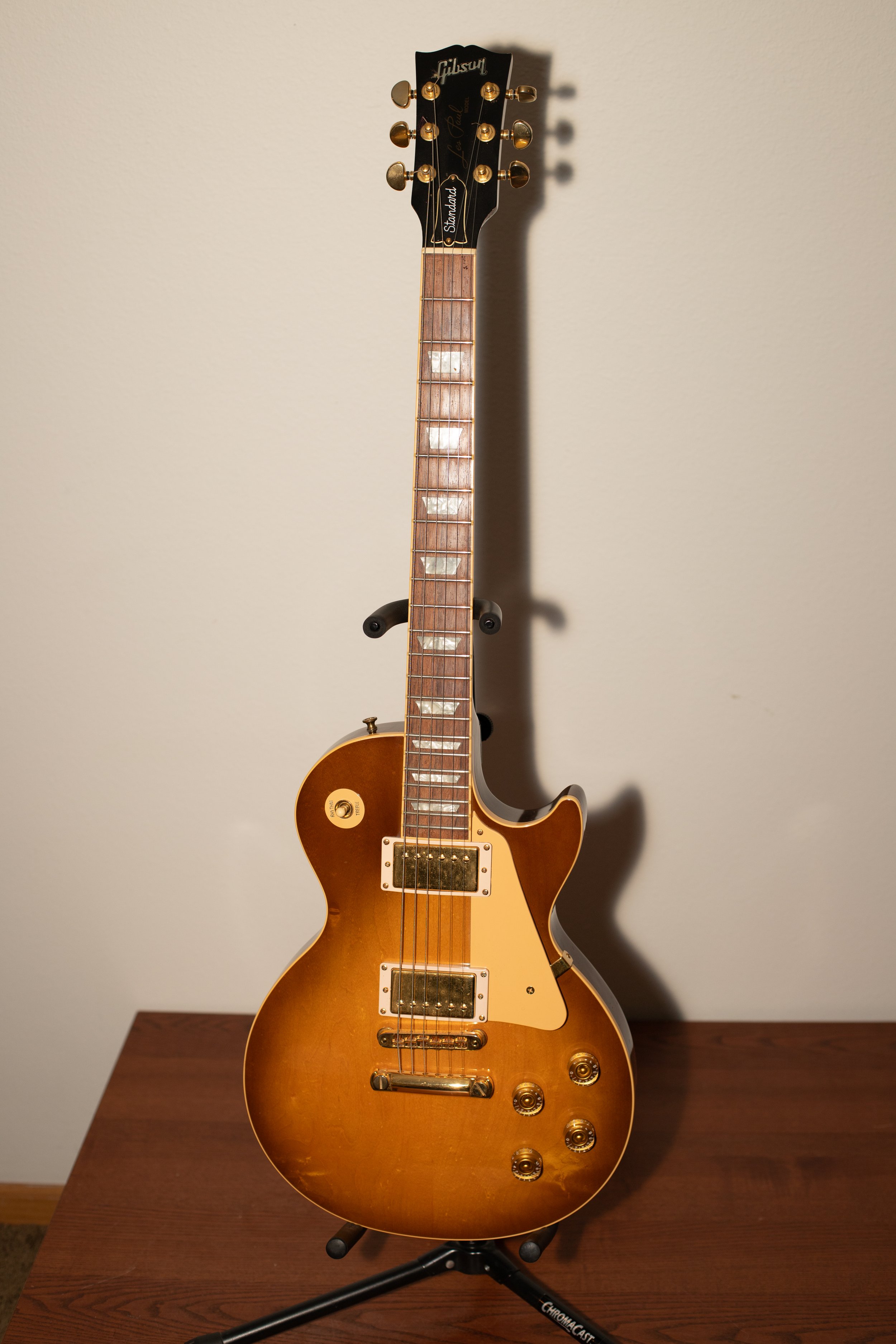 Gibson Les Paul Standard Honeyburst 
$3500
