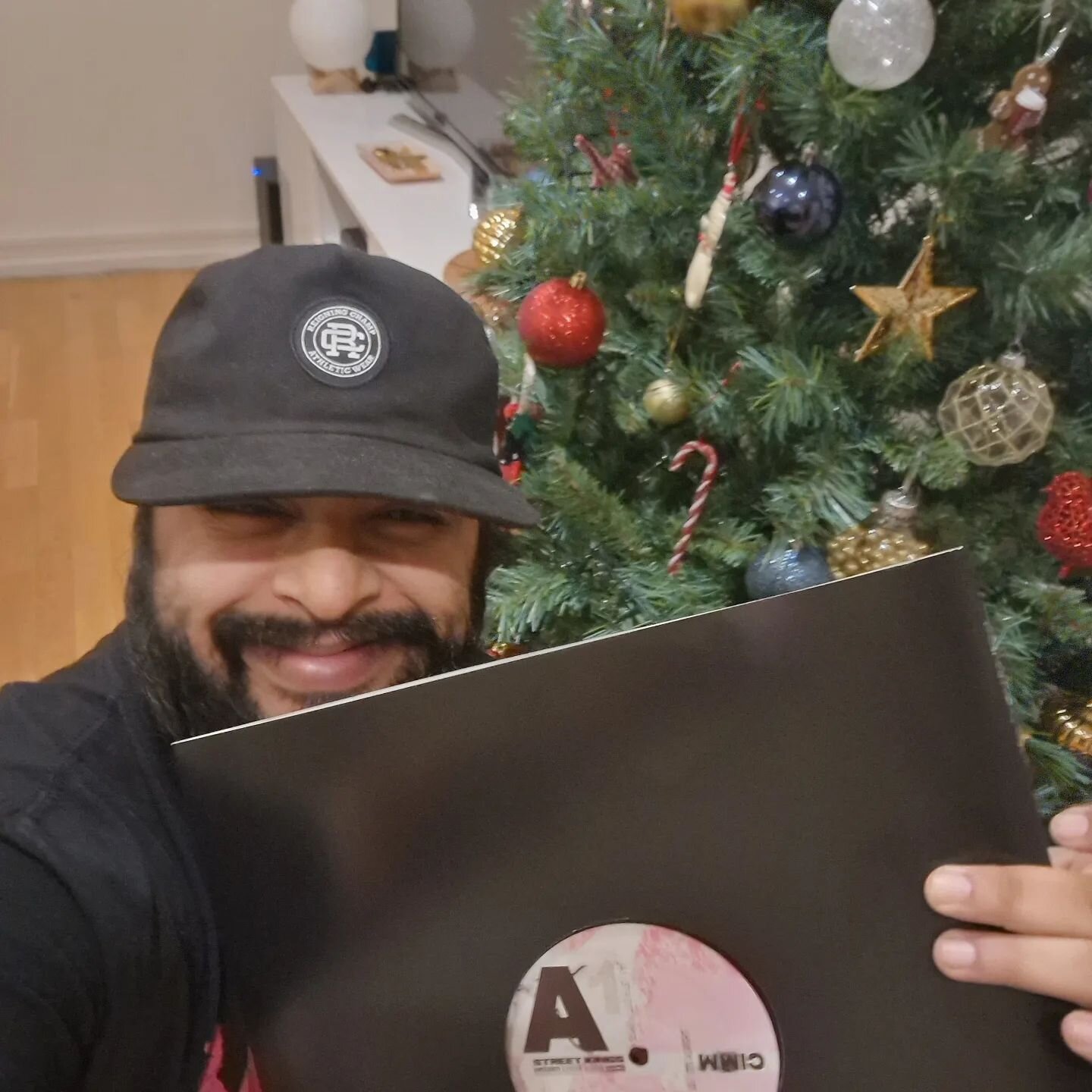Easyyyyyy you bunch of legends. 🎄🎄🎄

Just here to let you know that 'Street Kings / Day 1 / It's Alright' are now fully released and available to cop and your favourite music retailers!

Big up @kaizenltd &amp; @djmadamx for the support and releas