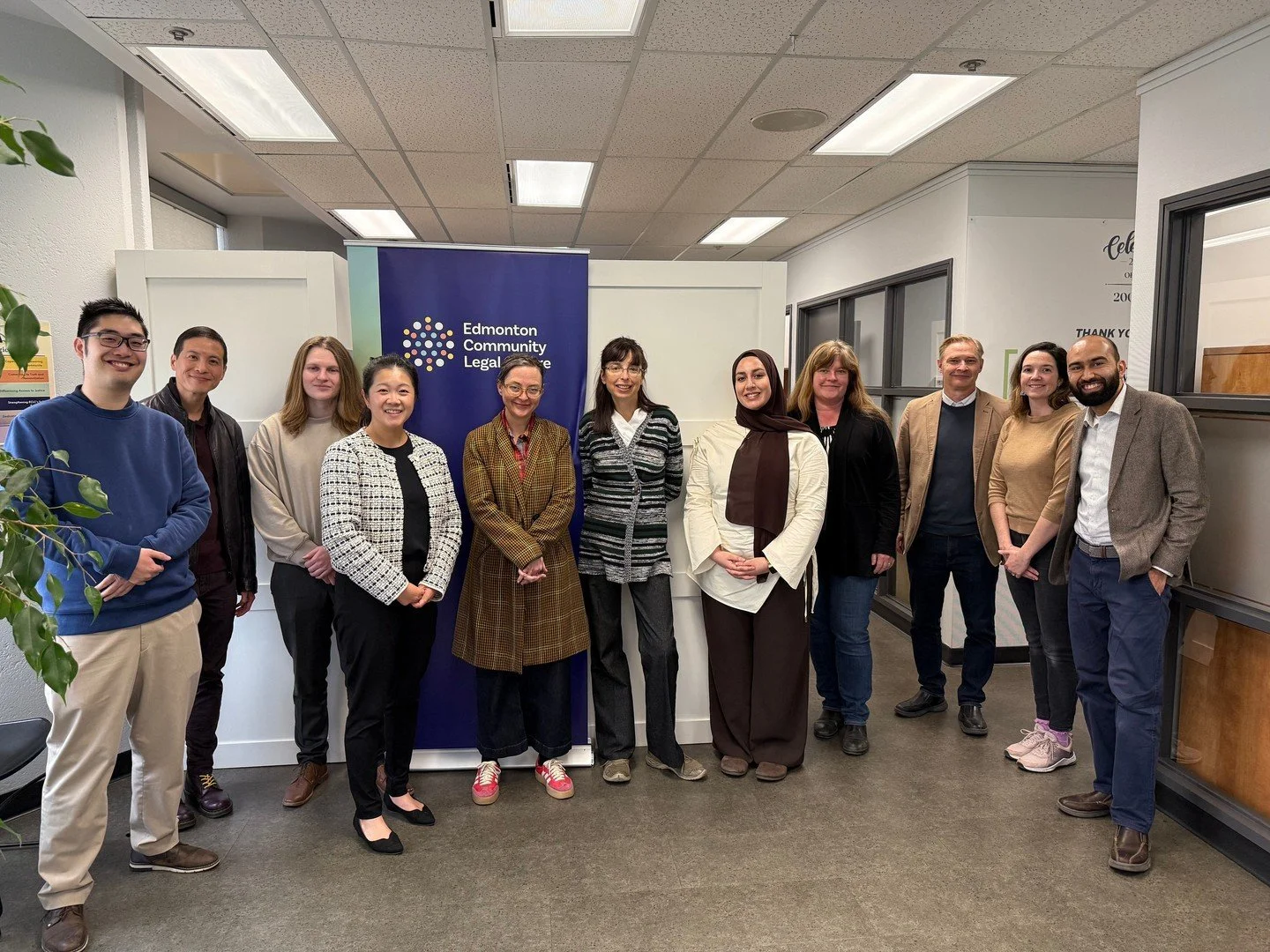 Last Friday, we had the pleasure of welcoming @calgarylegalguidance (CLG) to our ECLC office for a meaningful day of connection and learning.
We were thrilled to engage with CLG’s dedicated staff lawyers and honoured to host Myrna McCallum a