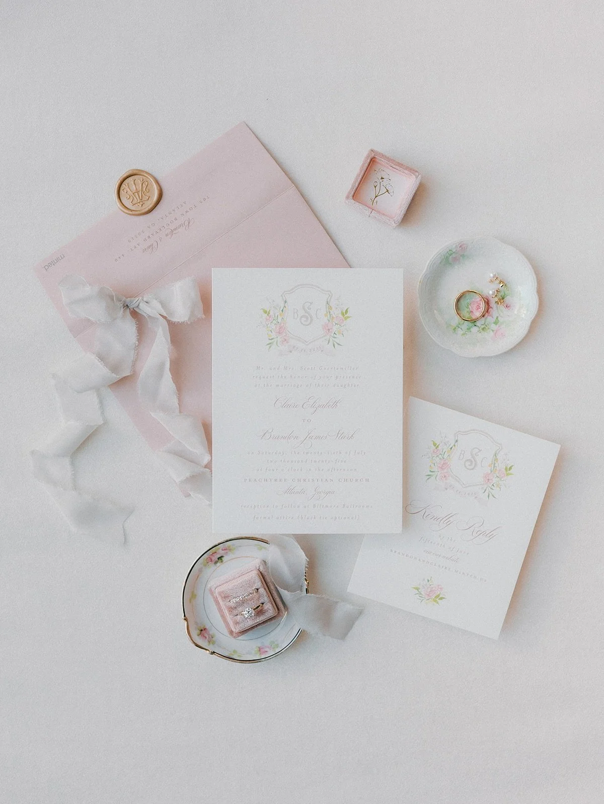 The Blushing Bride 🌺 a peek into this blush wedding at The Biltmore Ballrooms 

Photographer @rachellinderphotos 
Venue | @thebiltmoreballrooms
Ceremony | @peachtreechurch
Planner | @thecharmingdetails
Videographyl @sarahclawsonfilms
Photography | @