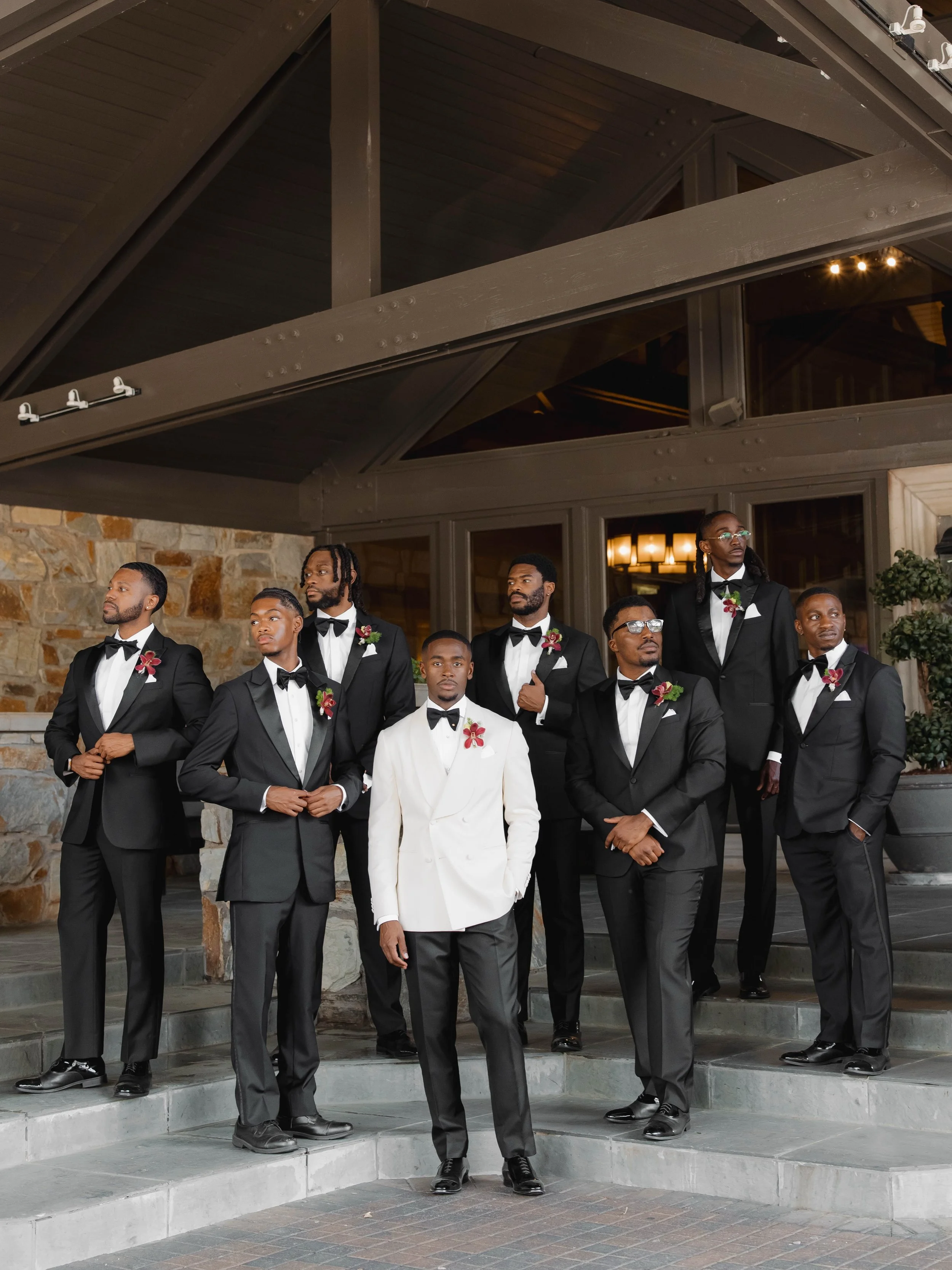 Let&rsquo;s clap for the gentleman! 
Photographer @j.sandphotography 
Venue @ccosevents