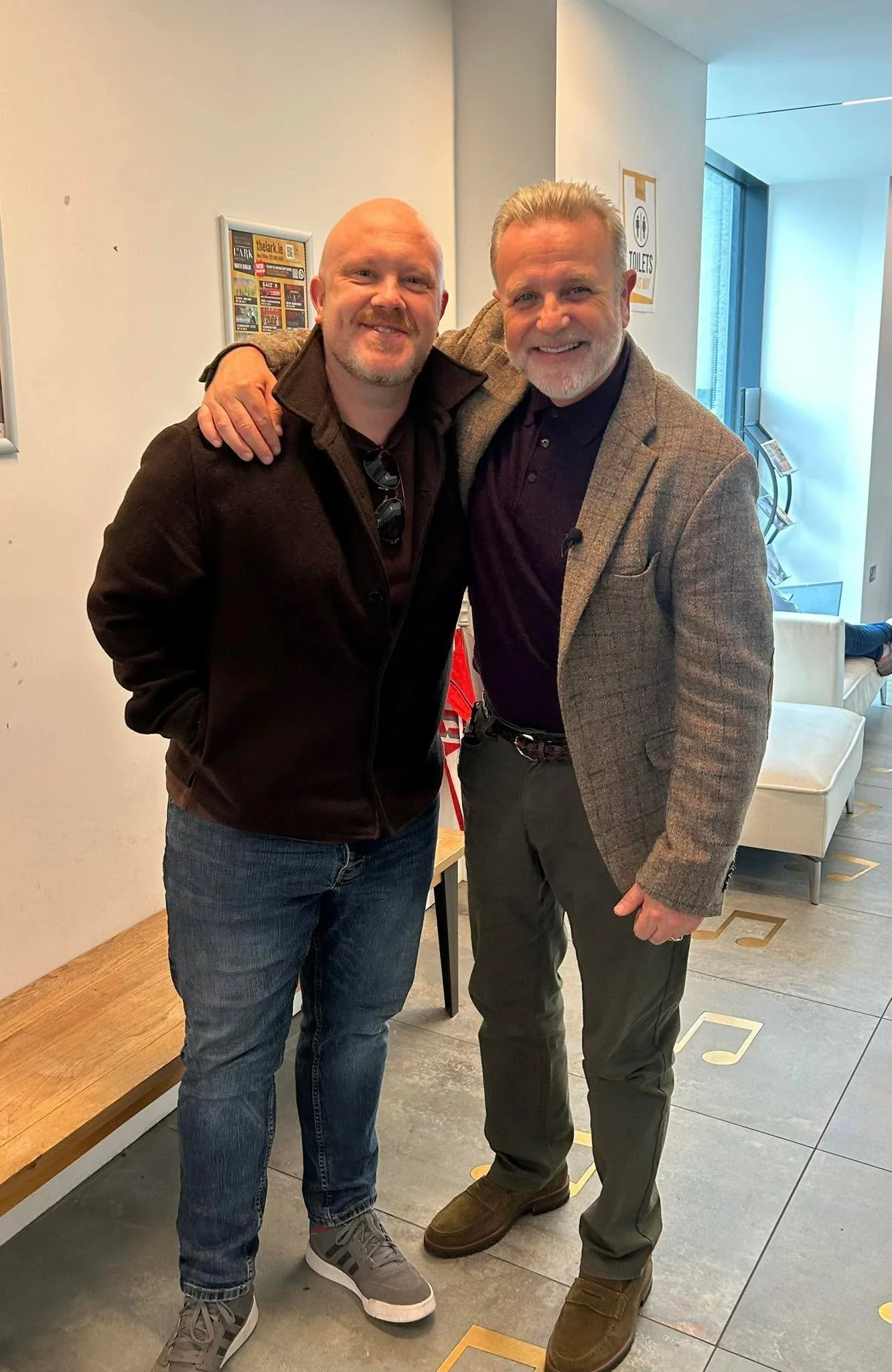 that time you were filming and you met Ryan &Oacute; Siride&aacute;in for the first time in 25 years. Best surprise ever!!