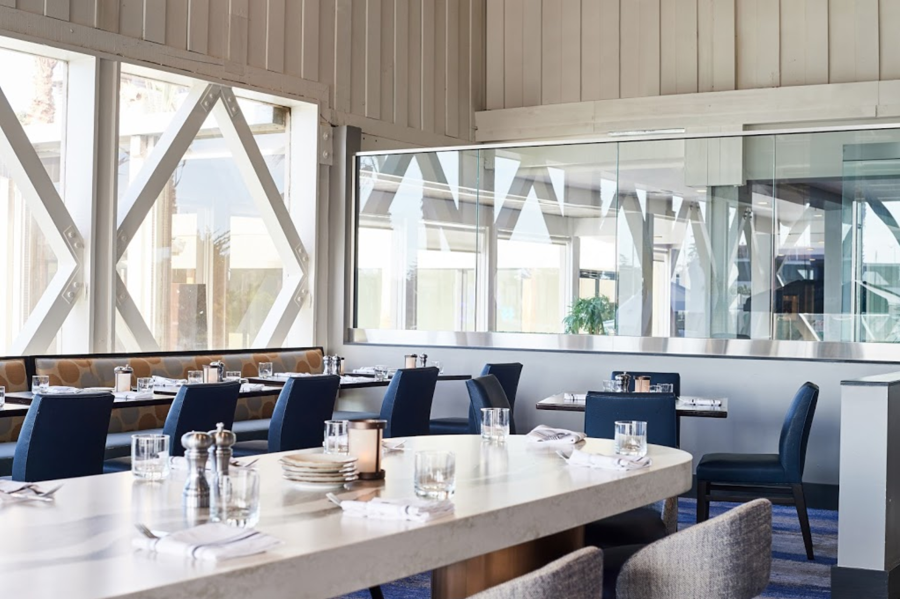 hilton-berkeley-boathouse-interior-14.png