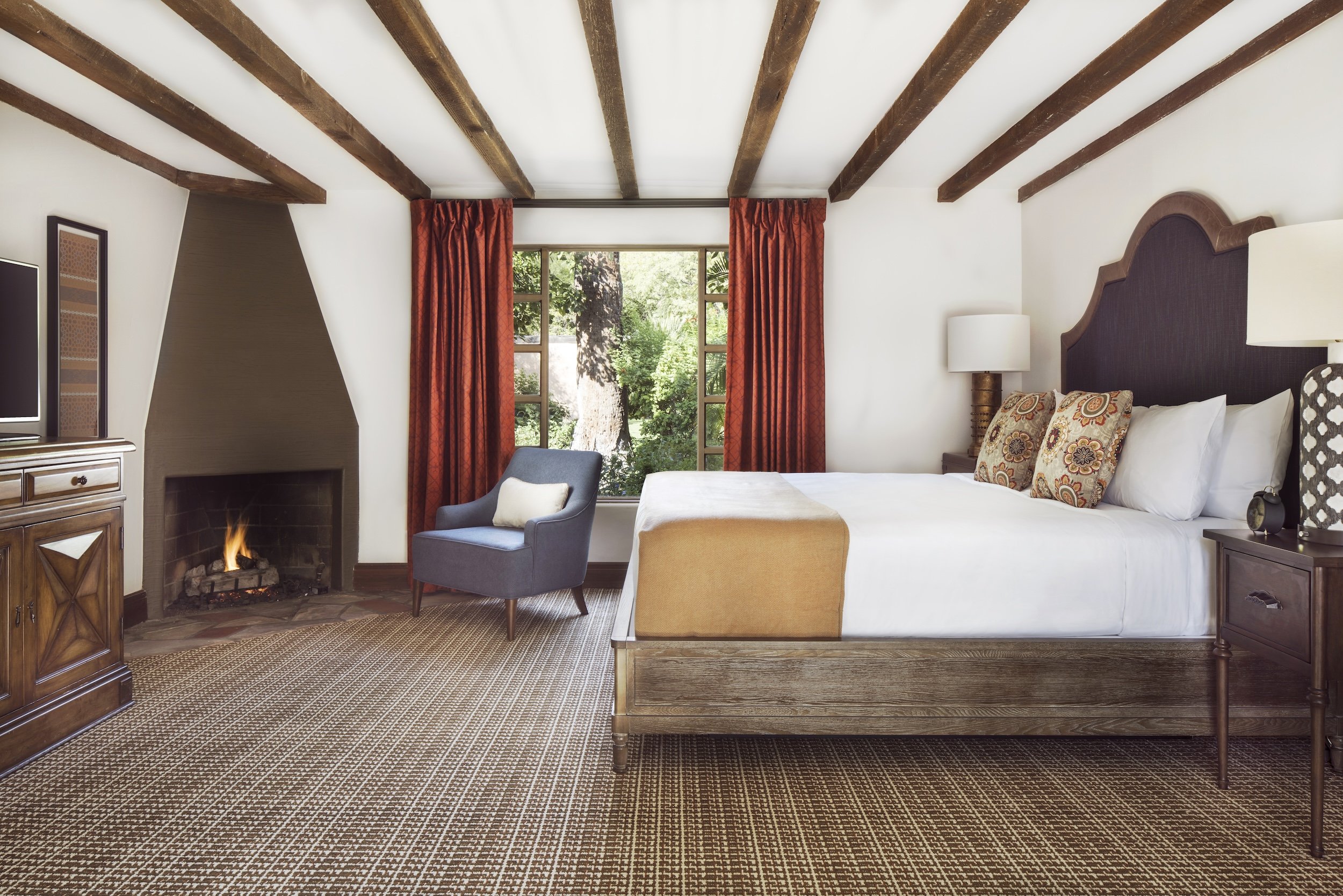 royal palms resort guest room + fireplace 2