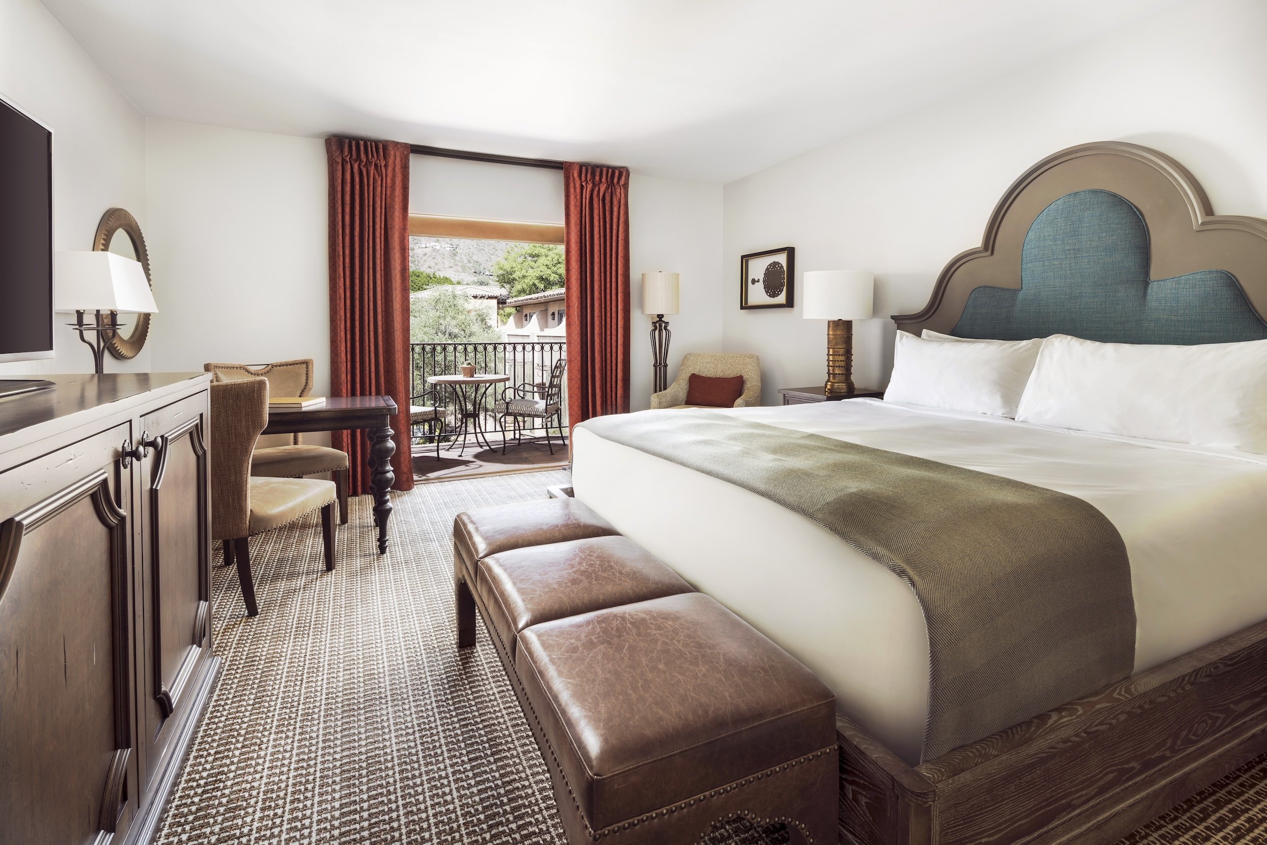 royal palms resort guest room and patio 2