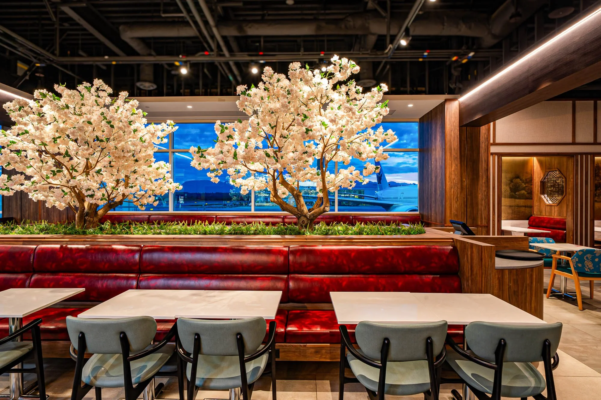yvr-lucky-lily-dining.jpg