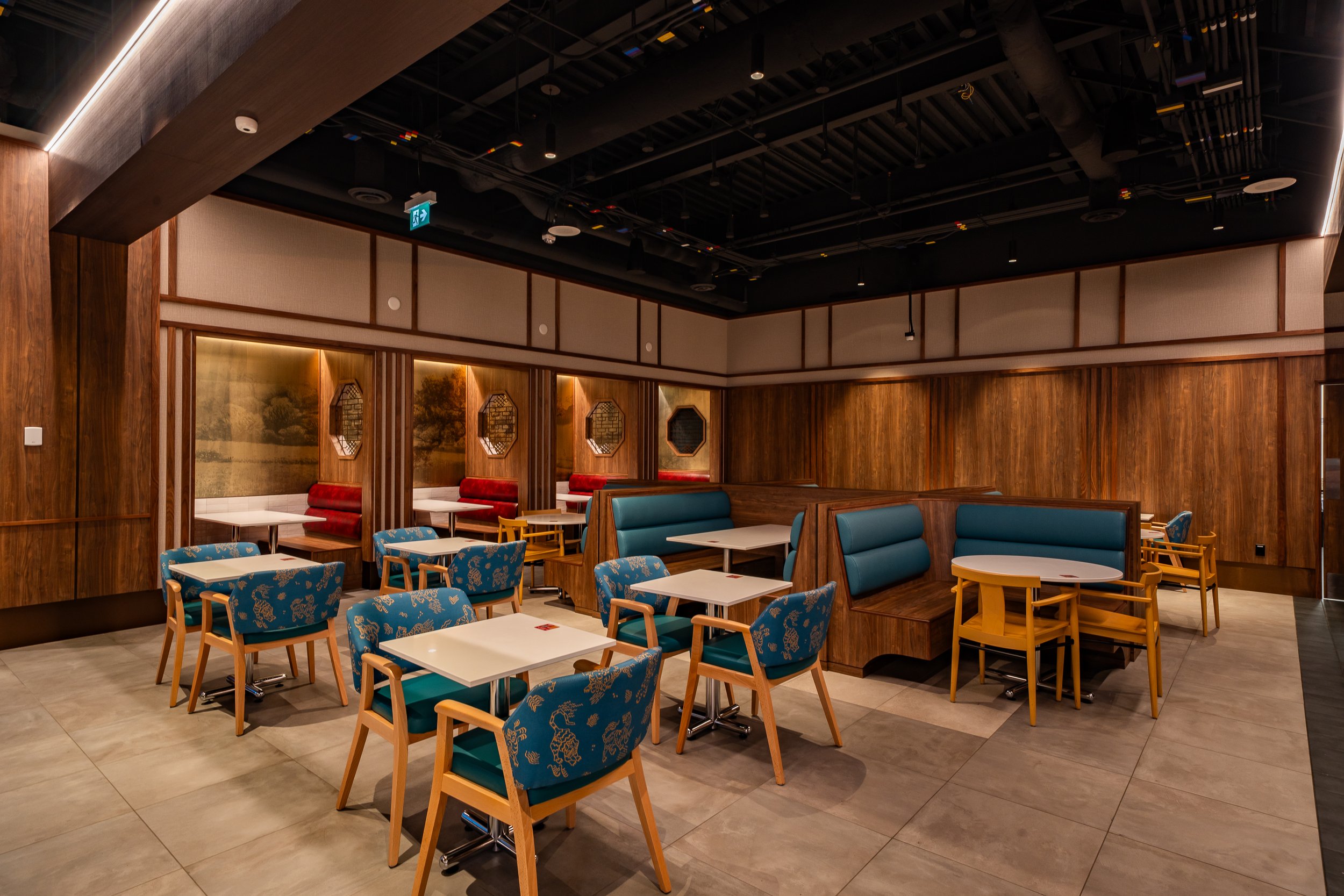 yvr-lucky-lily-dining-booth-alternate.jpg