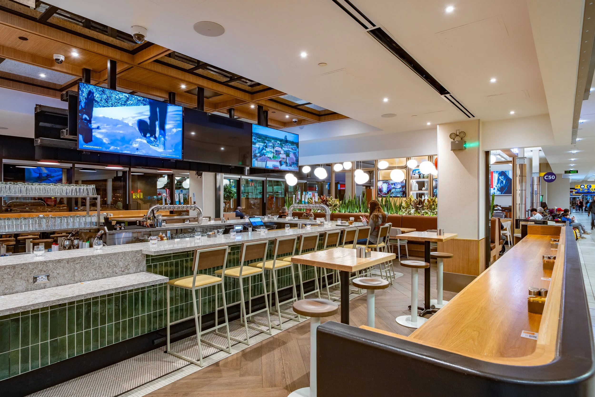 yyc-wander-drinkrail-bar.jpg