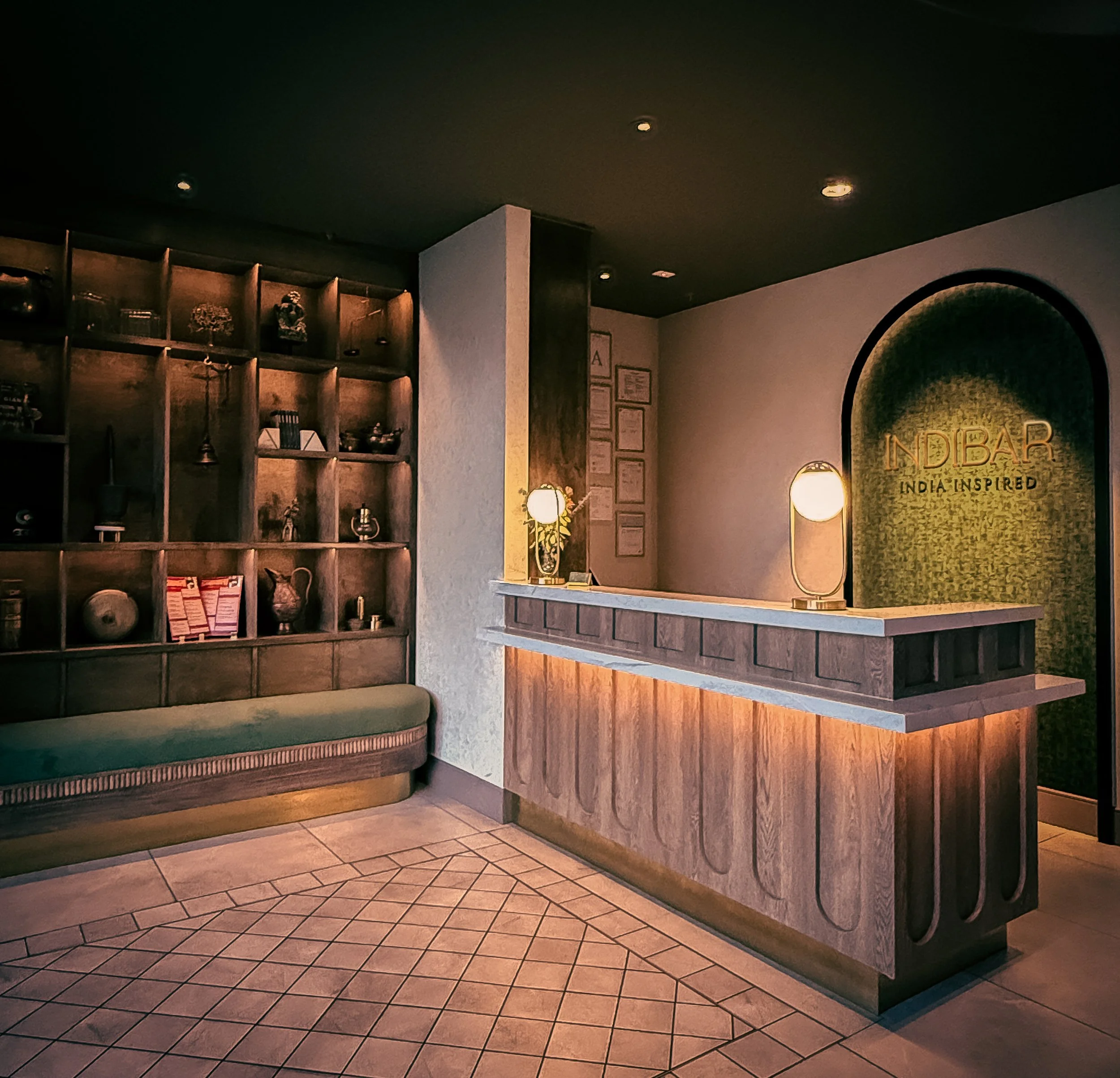 01 indibar-front-desk.jpg