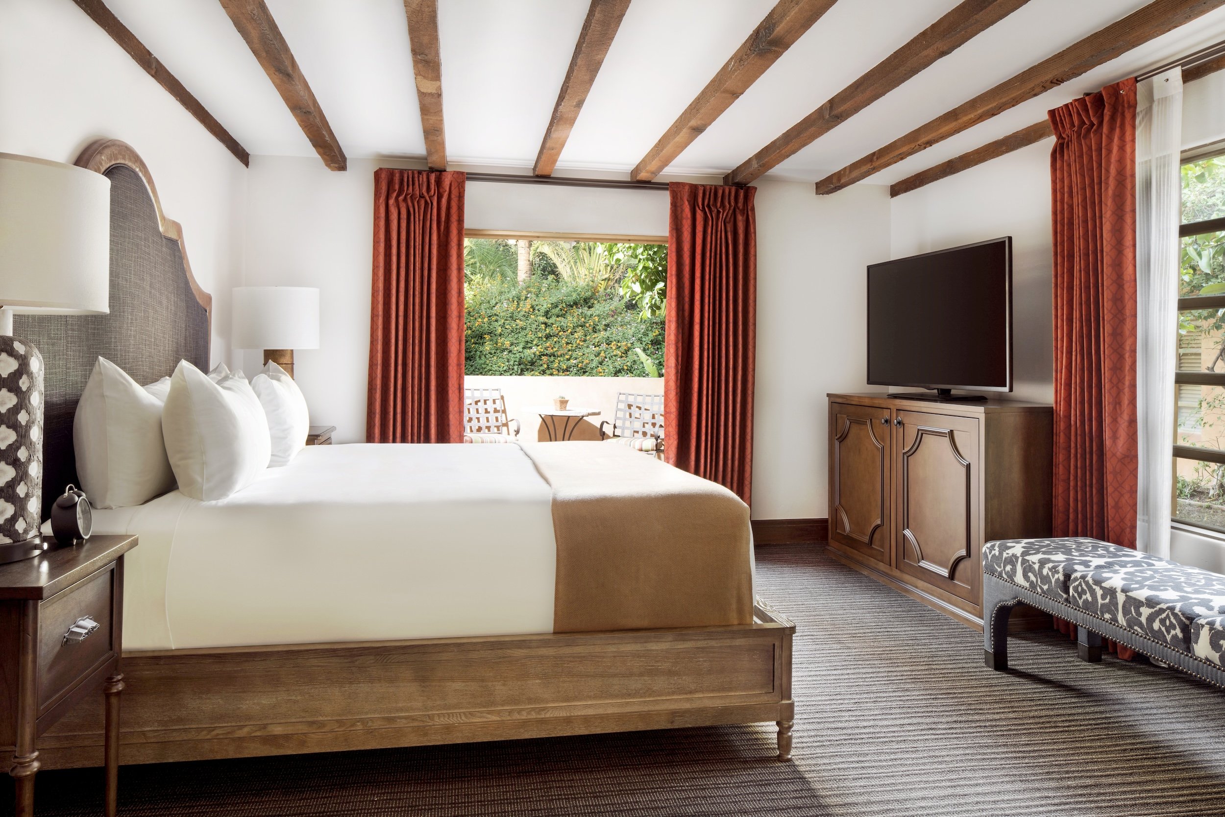 royal palms resort guest room and patio 3