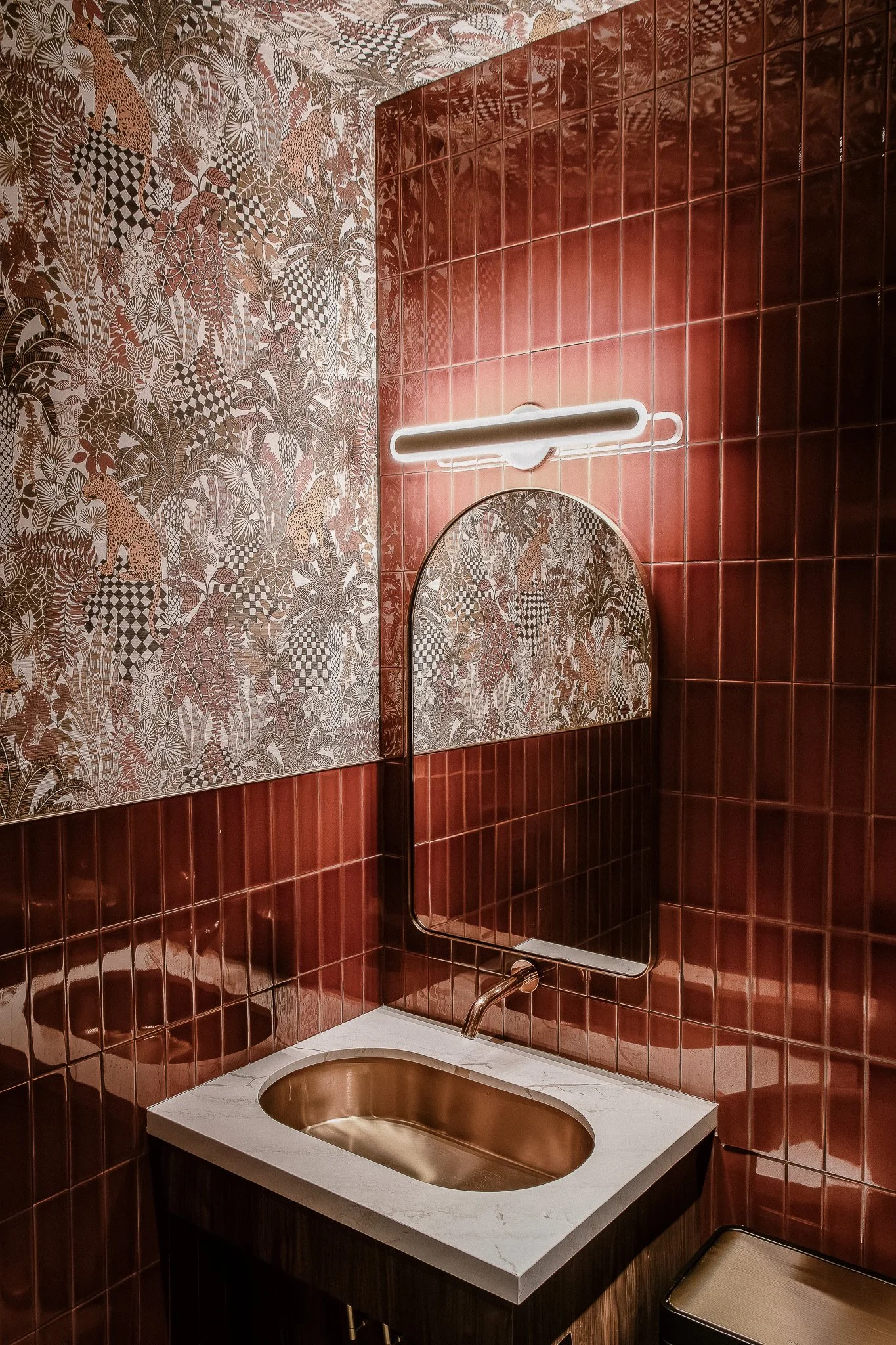 09 indibar-restroom-women.jpg