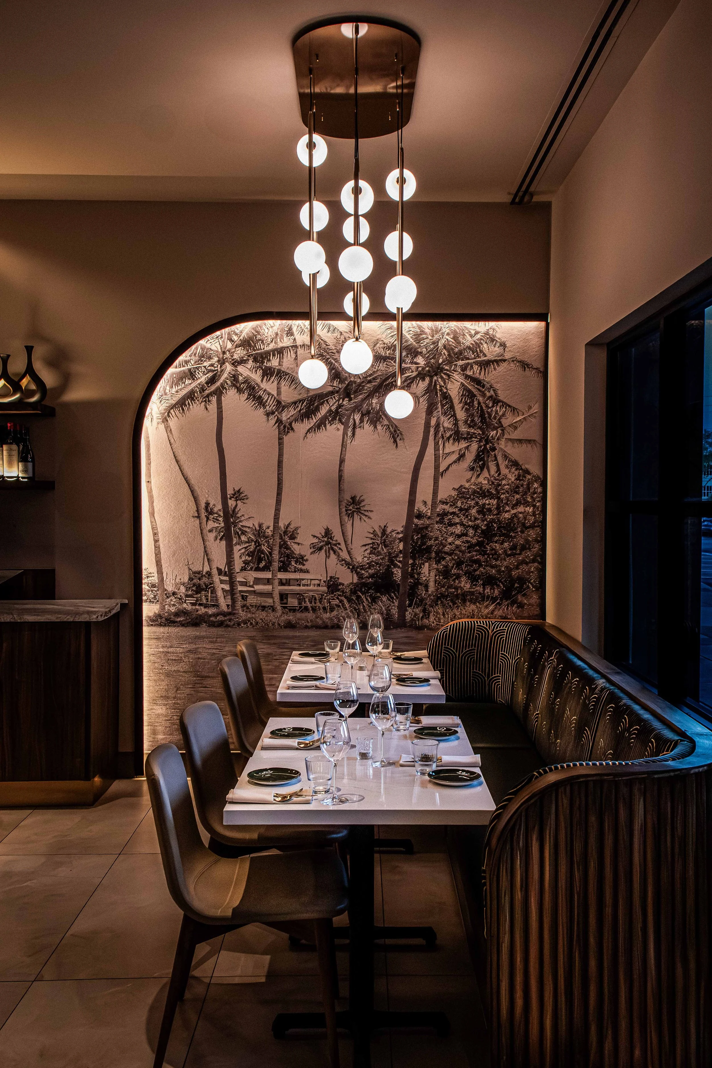 05 indibar-banquette-south.jpg