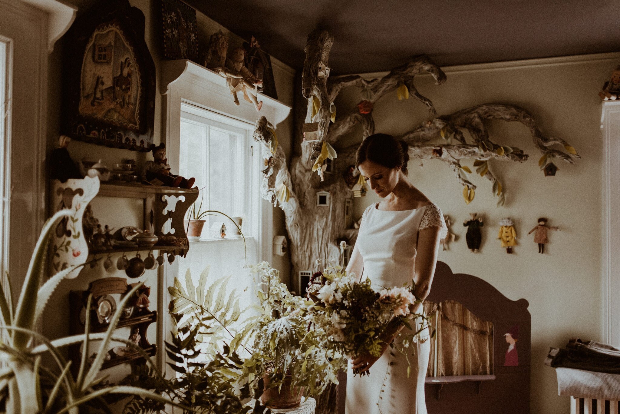 gloriosa-co-curtis-house-wedding-greenfield-western-massachusetts-photographers-vanessaalvesphotography-55.jpg