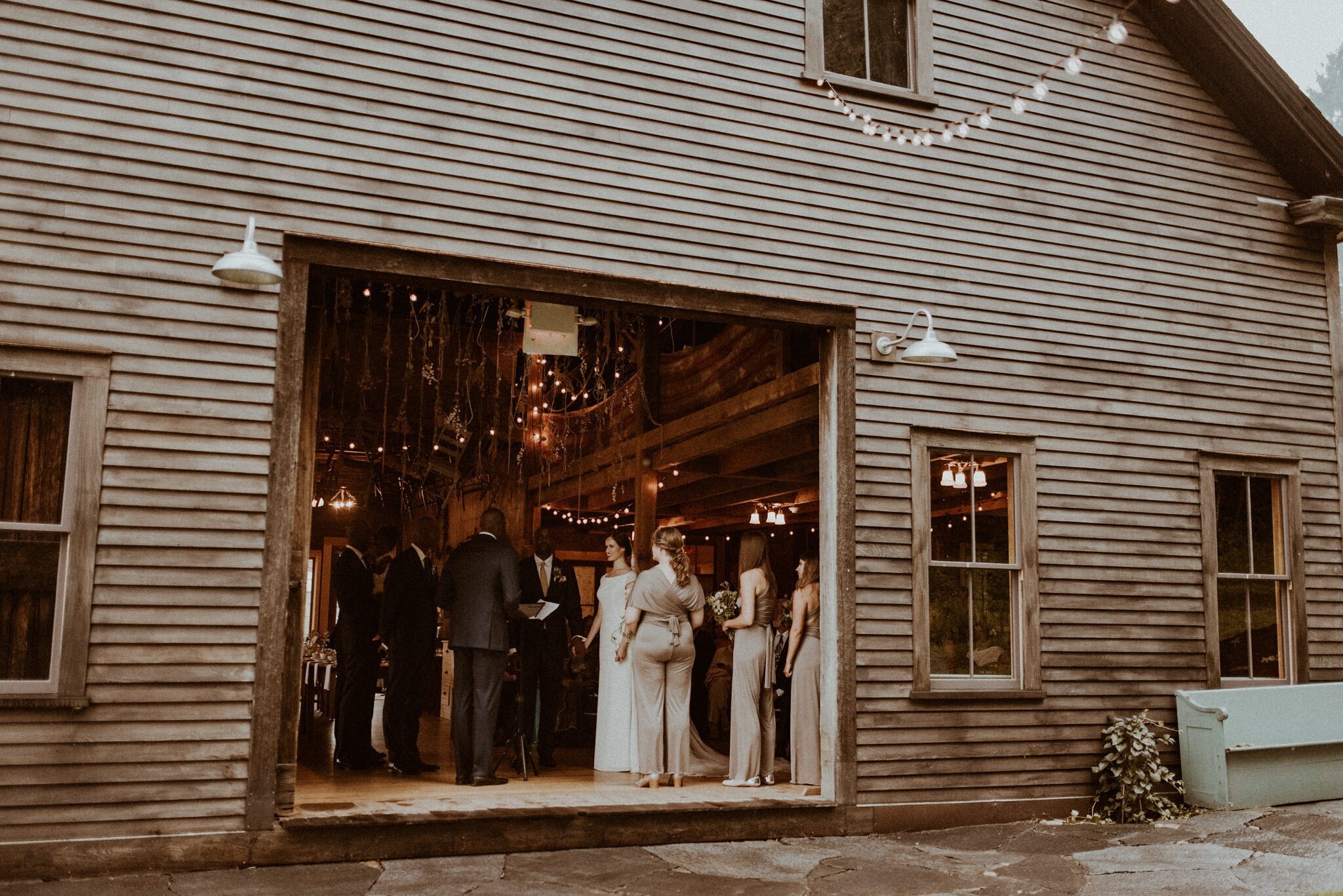 gloriosa-co-curtis-house-wedding-greenfield-western-massachusetts-photographers-vanessaalvesphotography-79.jpg