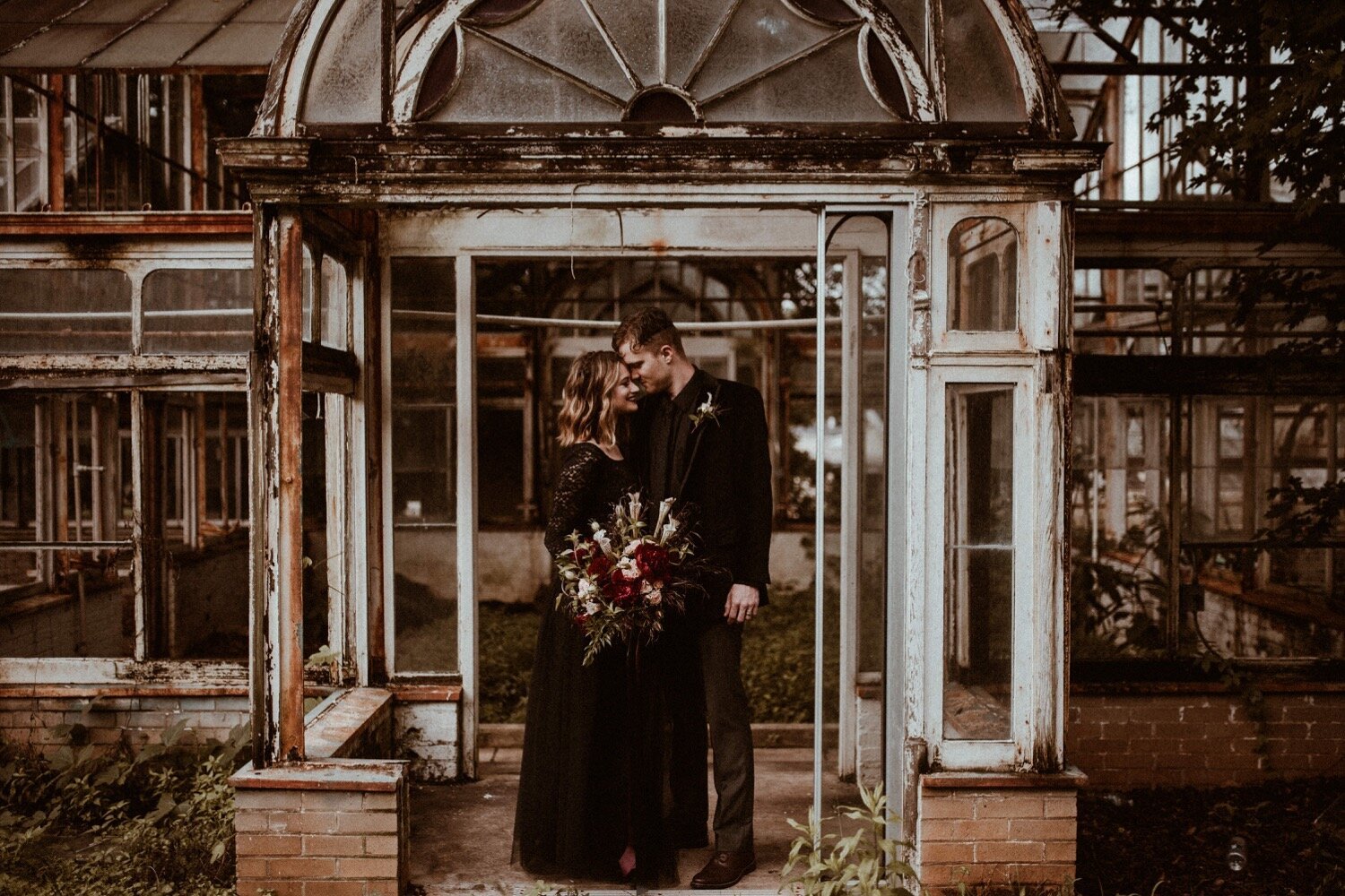 abandoned-greenhouse-vanessaalvesphotography-boston-wedding-elopement-photographer-3.jpg